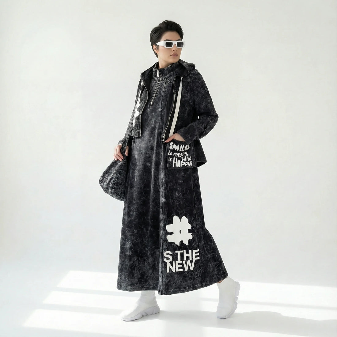 MODEARE - Oversize Lagenlook Set aus Kleid, Jacke und Bag in washed Schwarz mit Printdetails