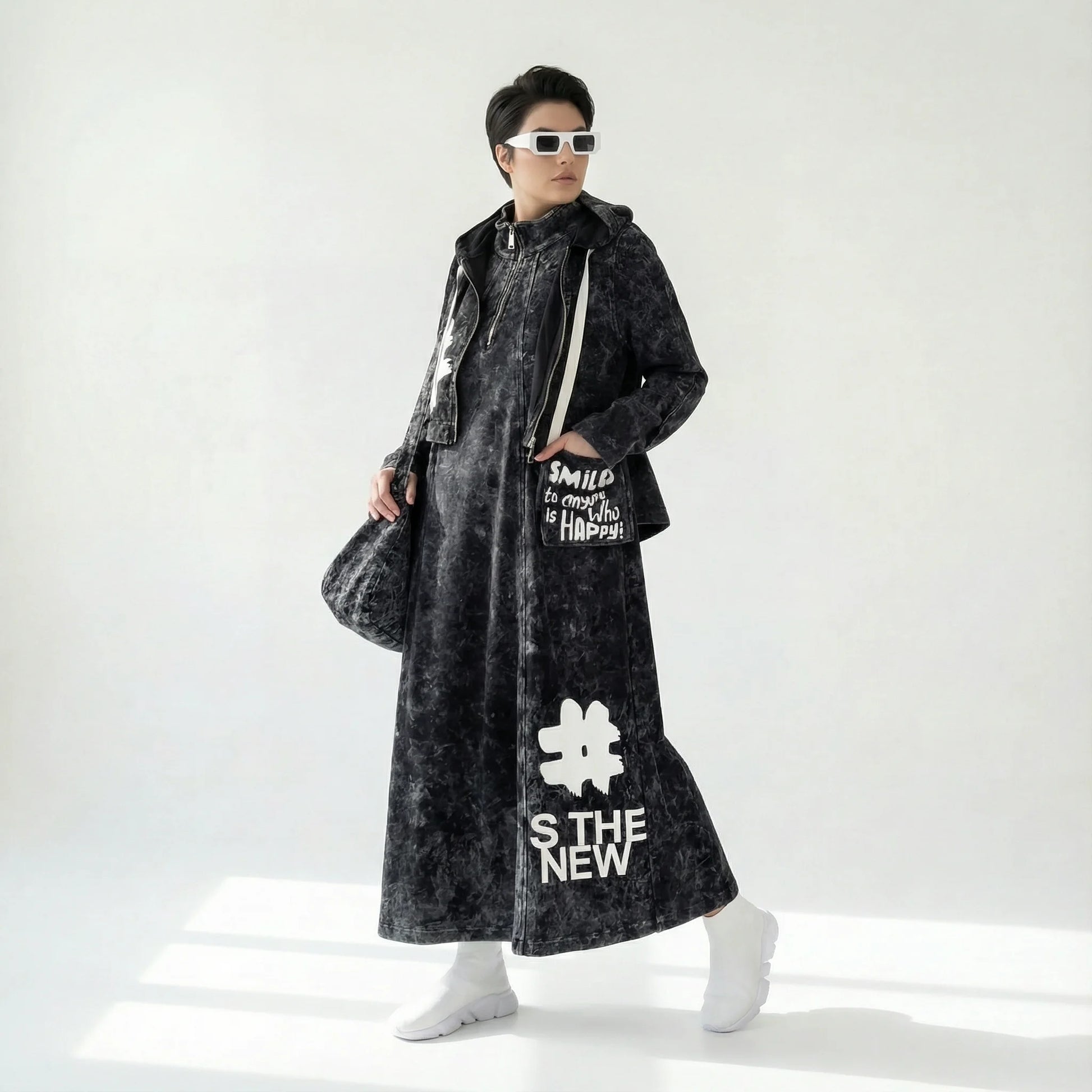 MODEARE - Oversize Lagenlook Set aus Kleid, Jacke und Bag in washed Schwarz mit Printdetails