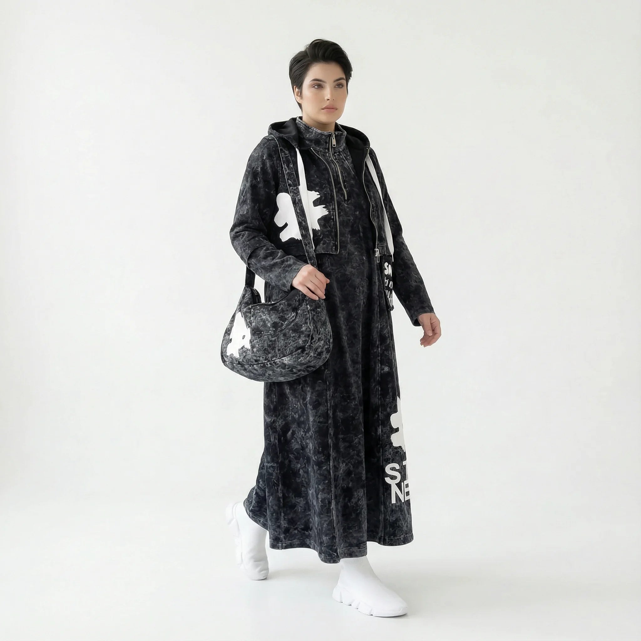 MODEARE - Oversize Lagenlook Set aus Kleid, Jacke und Bag in washed Schwarz mit Printdetails