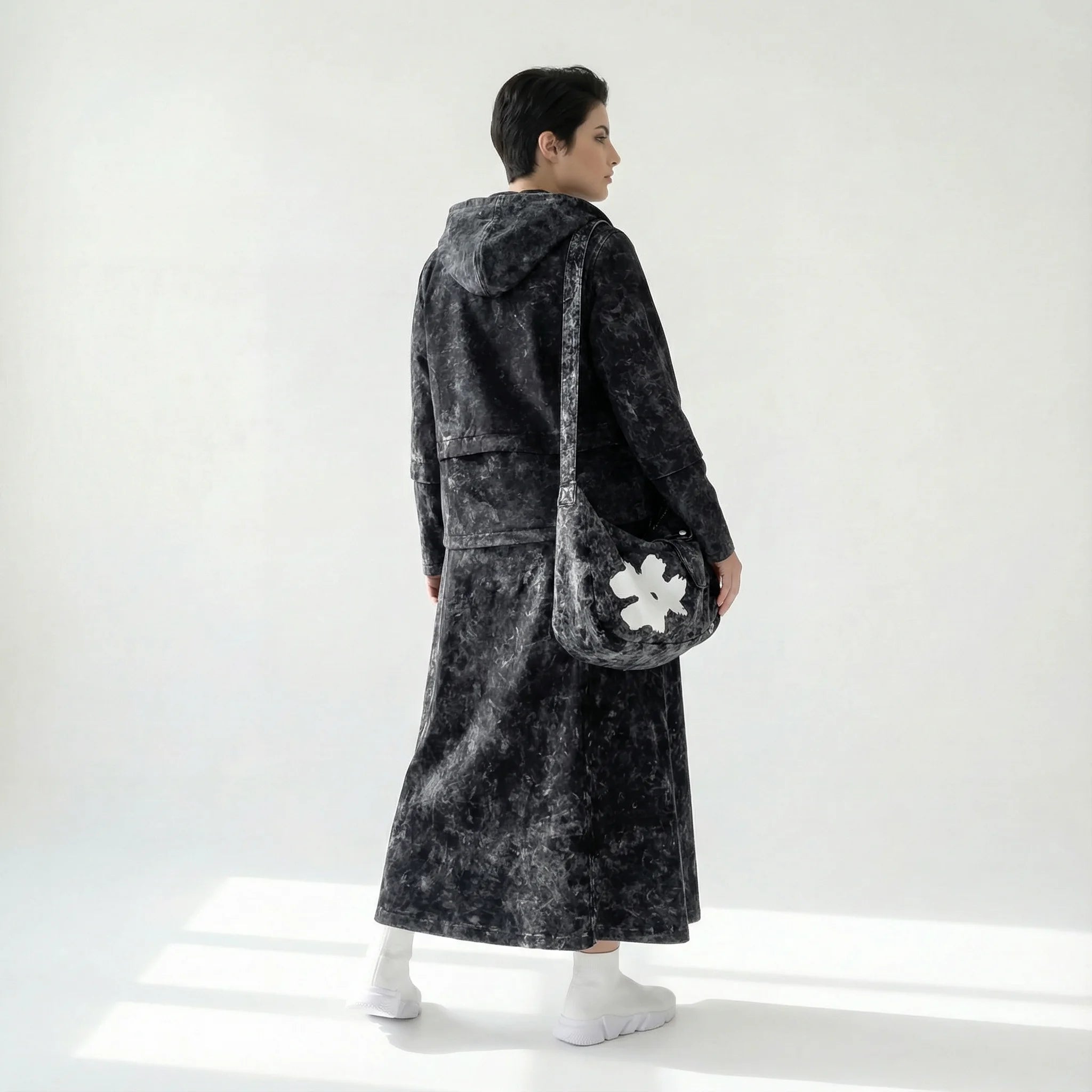 MODEARE - Oversize Lagenlook Set aus Kleid, Jacke und Bag in washed Schwarz mit Printdetails