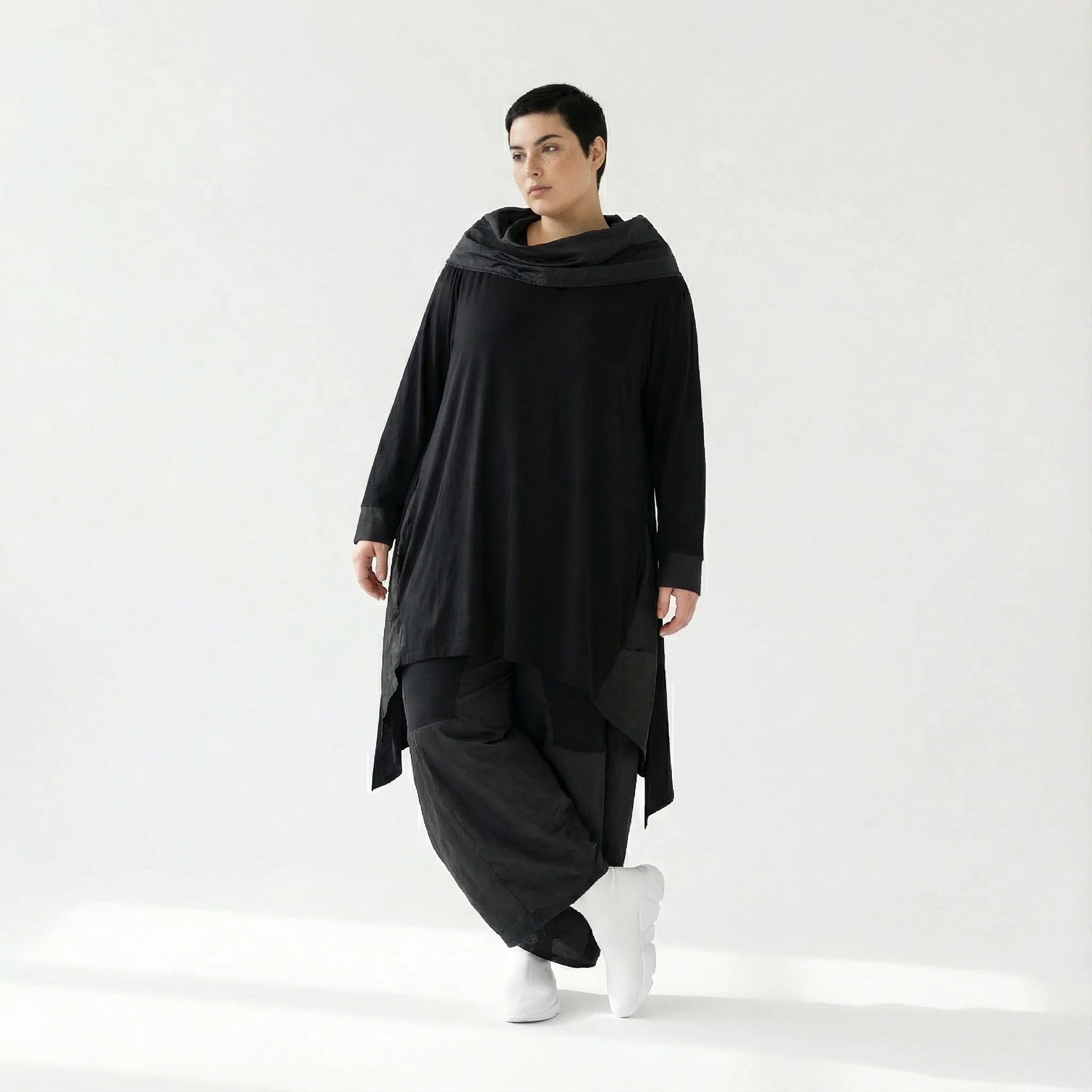 Asymmetrisches Oversize Shirt aus Viskose mit Taftdetails für Winter – AKH Premium x Modeare – Avantgarde Lagenlook Mode online