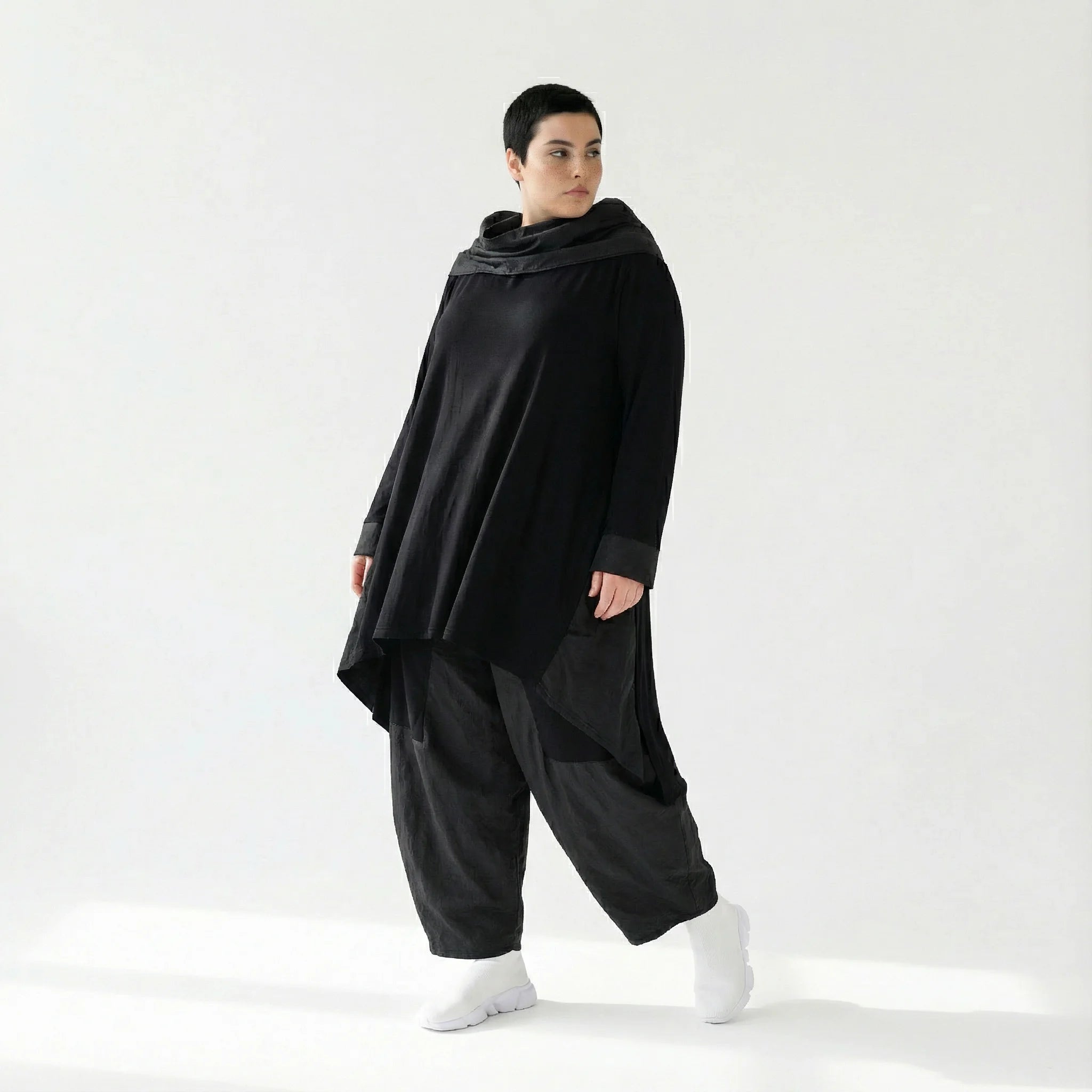 Asymmetrisches Oversize Shirt aus Viskose mit Taftdetails für Winter – AKH Premium x Modeare – Avantgarde Lagenlook Mode online