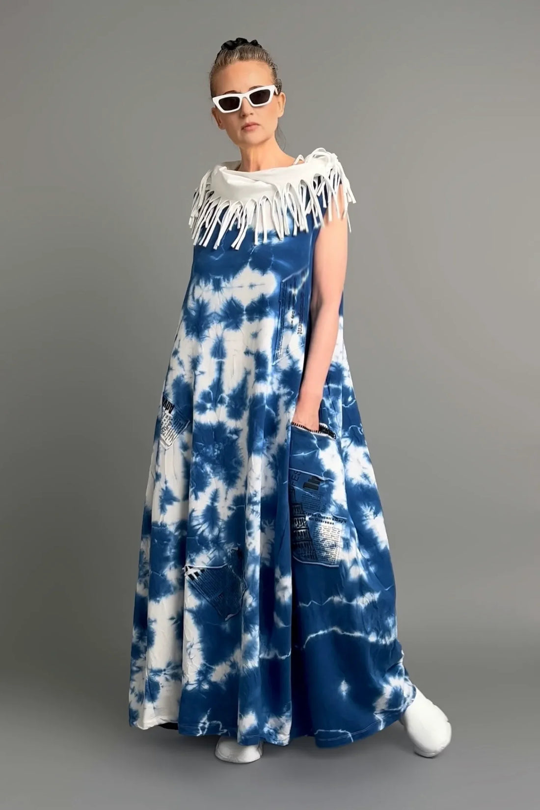 B-ONE Damen Batik Maxikleid Blau Weiß aus Baumwolle, Made in Türkei, Größen EU 36/46, Avantgarde Look -  MODEARE