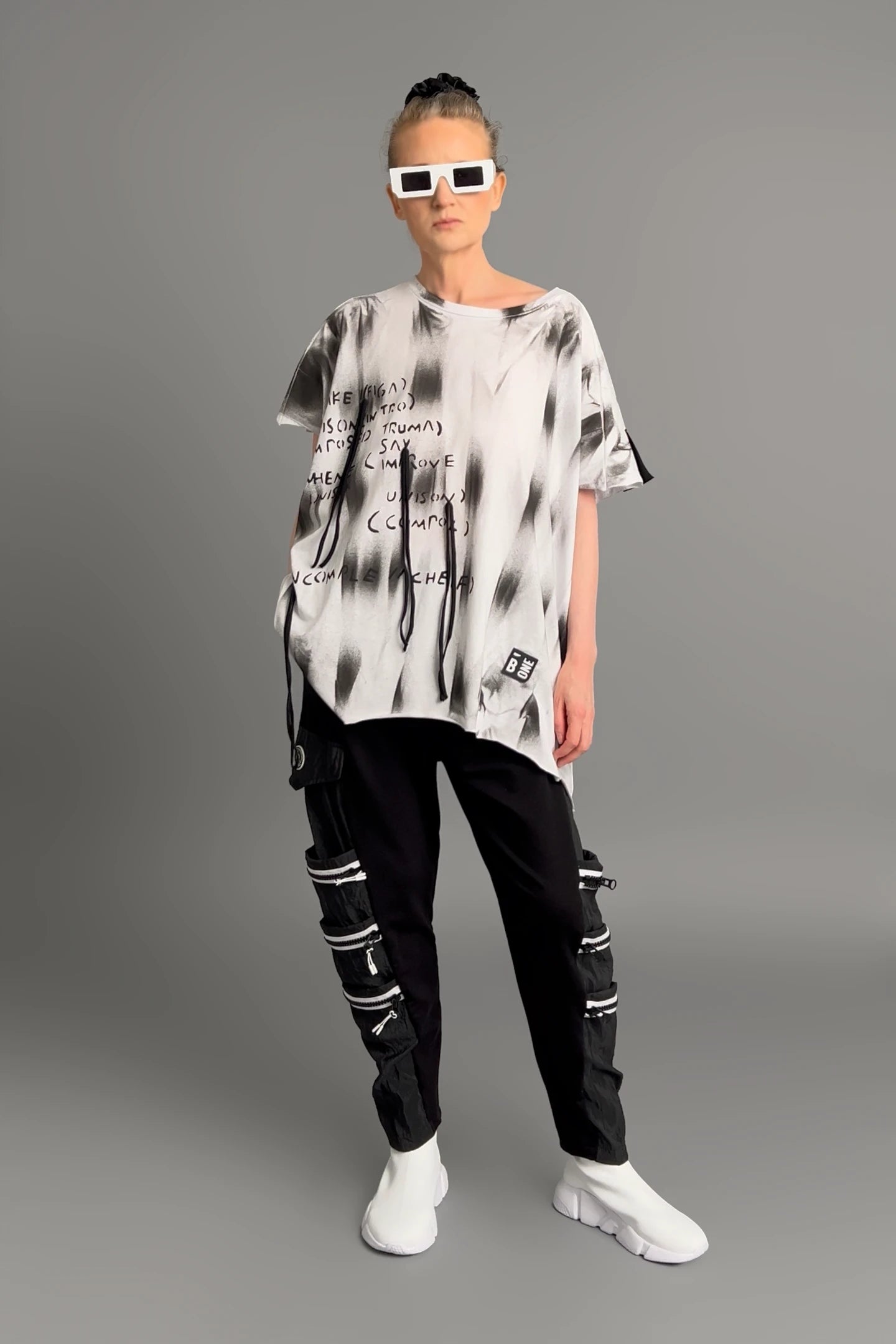 Oversize-Shirt in Batik-Optik mit Schriftprint von B-ONE aus Baumwollmix, Offwhite-Schwarz