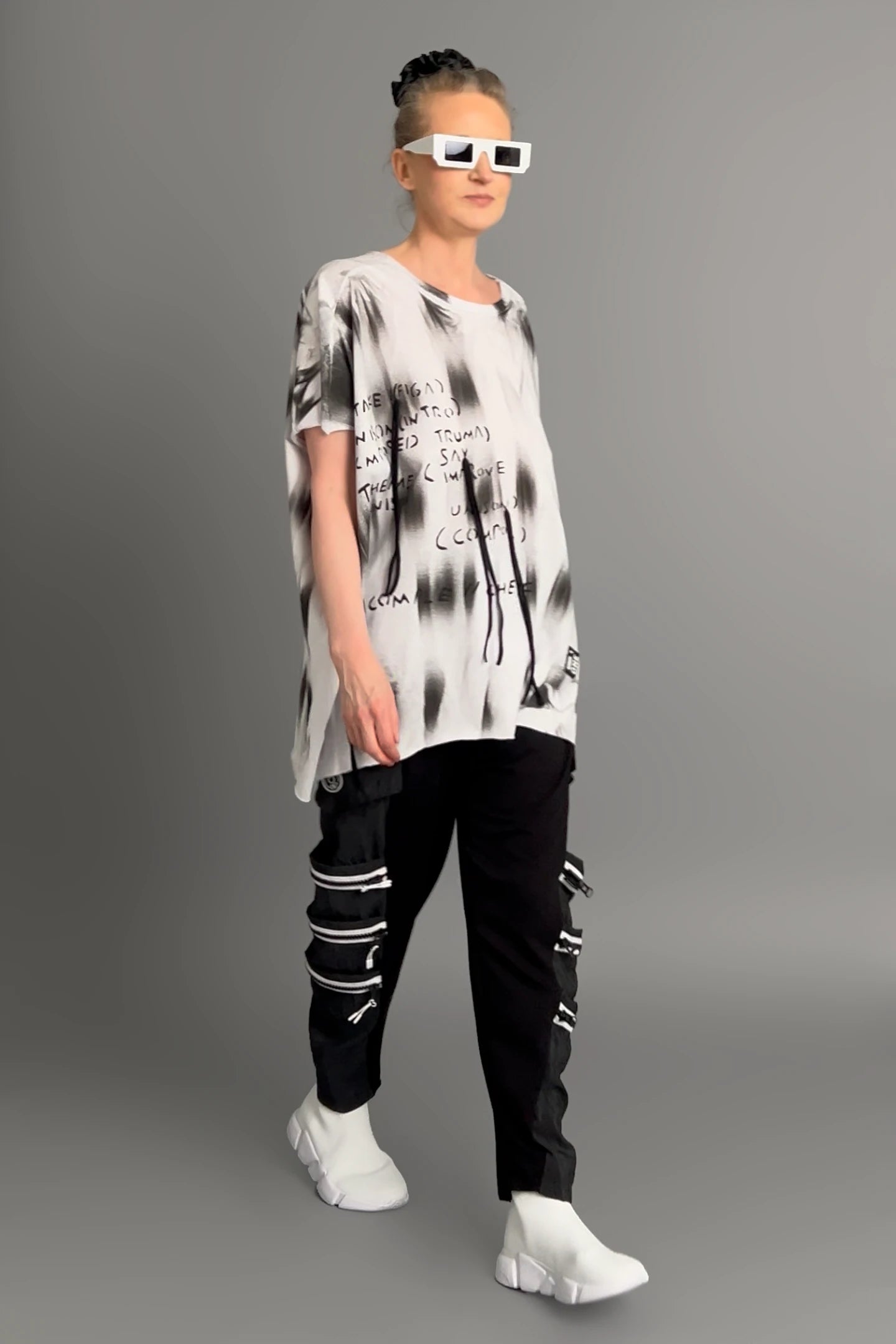 Oversize-Shirt in Batik-Optik mit Schriftprint von B-ONE aus Baumwollmix, Offwhite-Schwarz