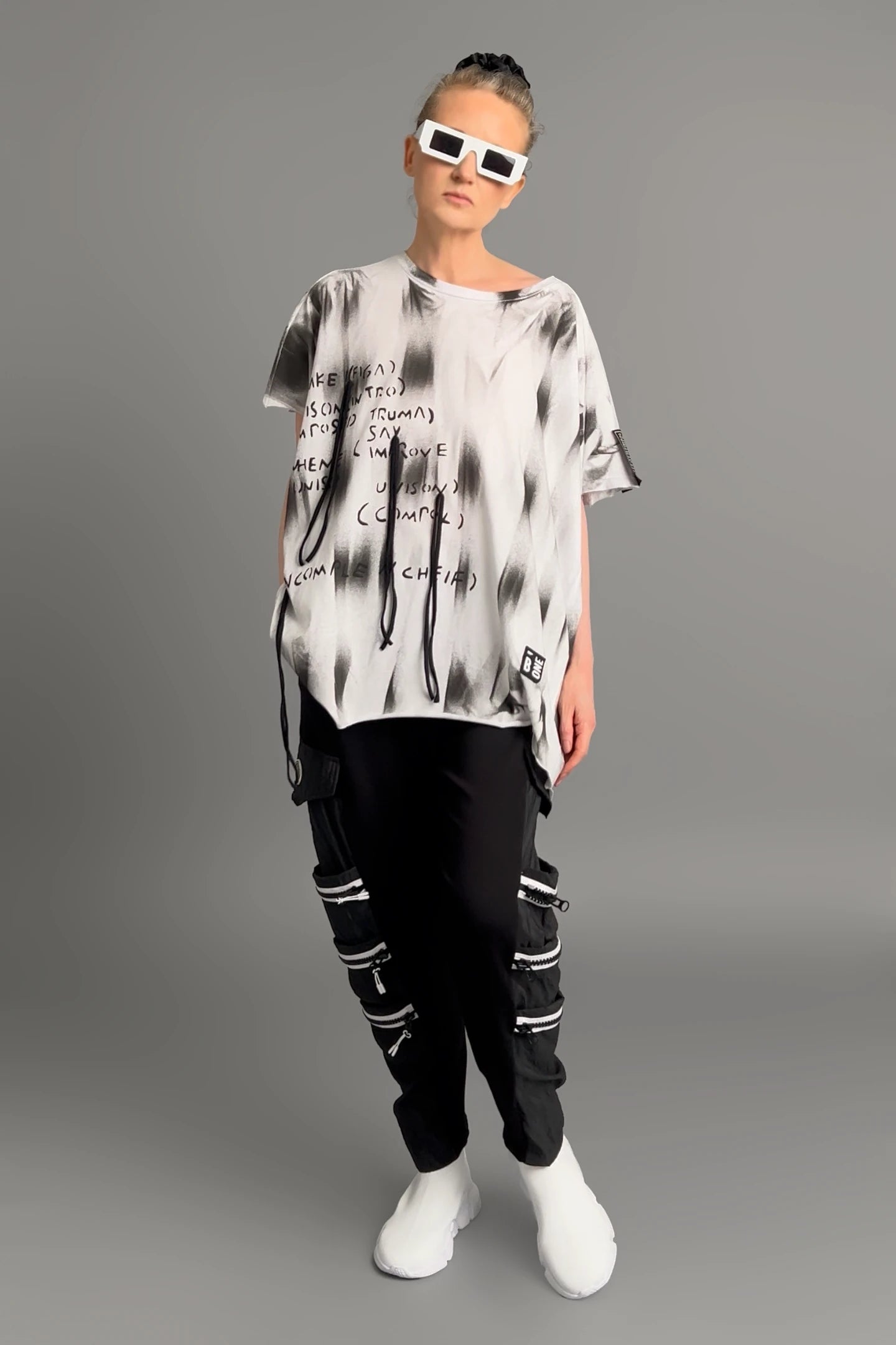 Oversize-Shirt in Batik-Optik mit Schriftprint von B-ONE aus Baumwollmix, Offwhite-Schwarz