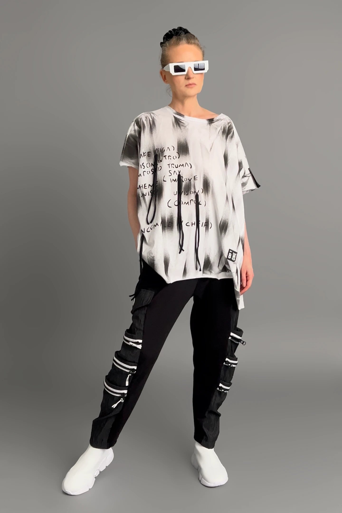 Oversize-Shirt in Batik-Optik mit Schriftprint von B-ONE aus Baumwollmix, Offwhite-Schwarz