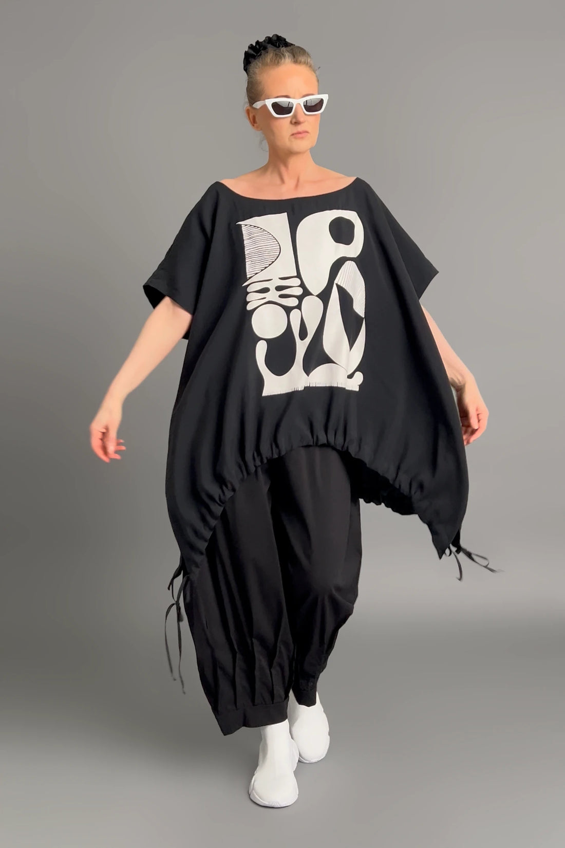 Oversize-Shirt Damen Caraclan schwarz abstrakt Print Zipfelsaum Modal EU 38/50 locker geschnitten avantgardistisch lagenlook -  MODEARE