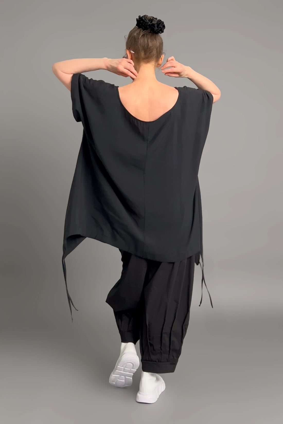 Oversize-Shirt Damen Caraclan schwarz abstrakt Print Zipfelsaum Modal EU 38/50 locker geschnitten avantgardistisch lagenlook -  MODEARE