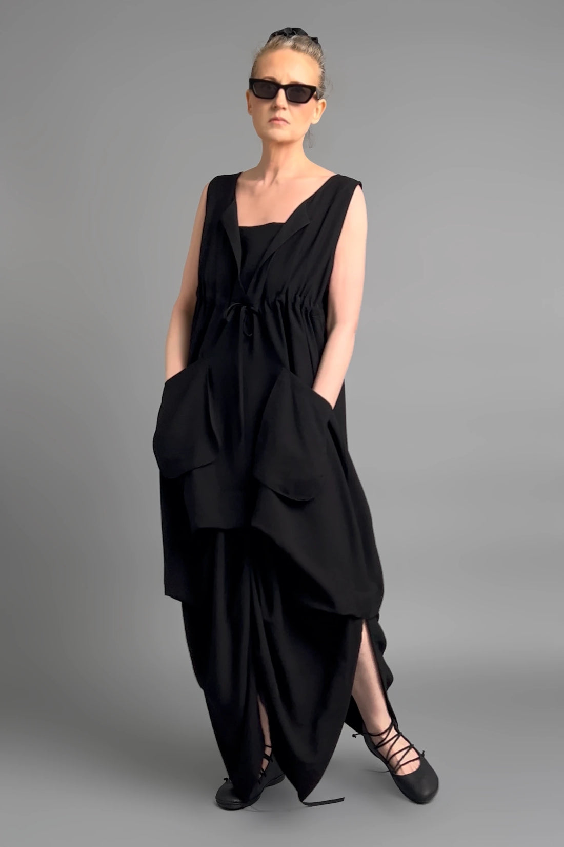 Caraclan Damen Kleid Schwarz Viskose Baumwolle, Ballonschnitt, Bindetail, Taschen, EU 38 bis 50 – Avantgarde Mode -  MODEARE