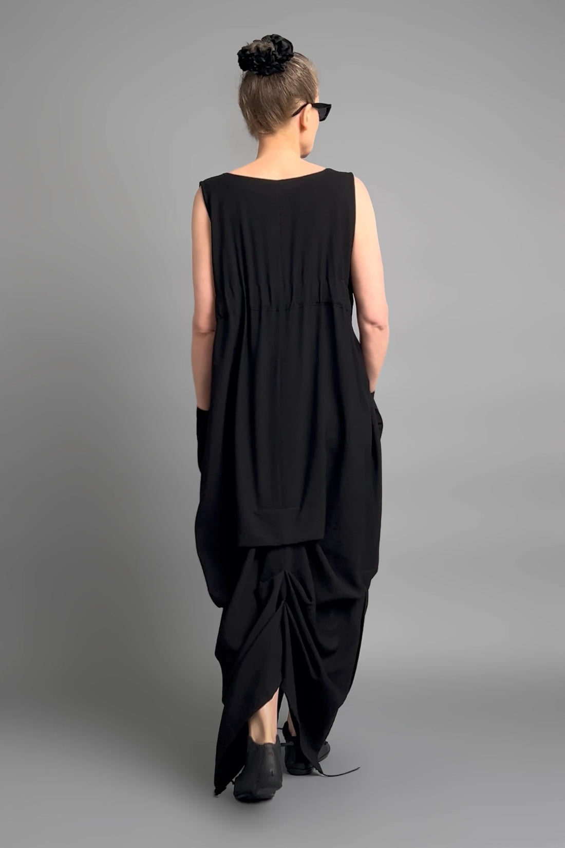 Caraclan Damen Kleid Schwarz Viskose Baumwolle, Ballonschnitt, Bindetail, Taschen, EU 38 bis 50 – Avantgarde Mode -  MODEARE