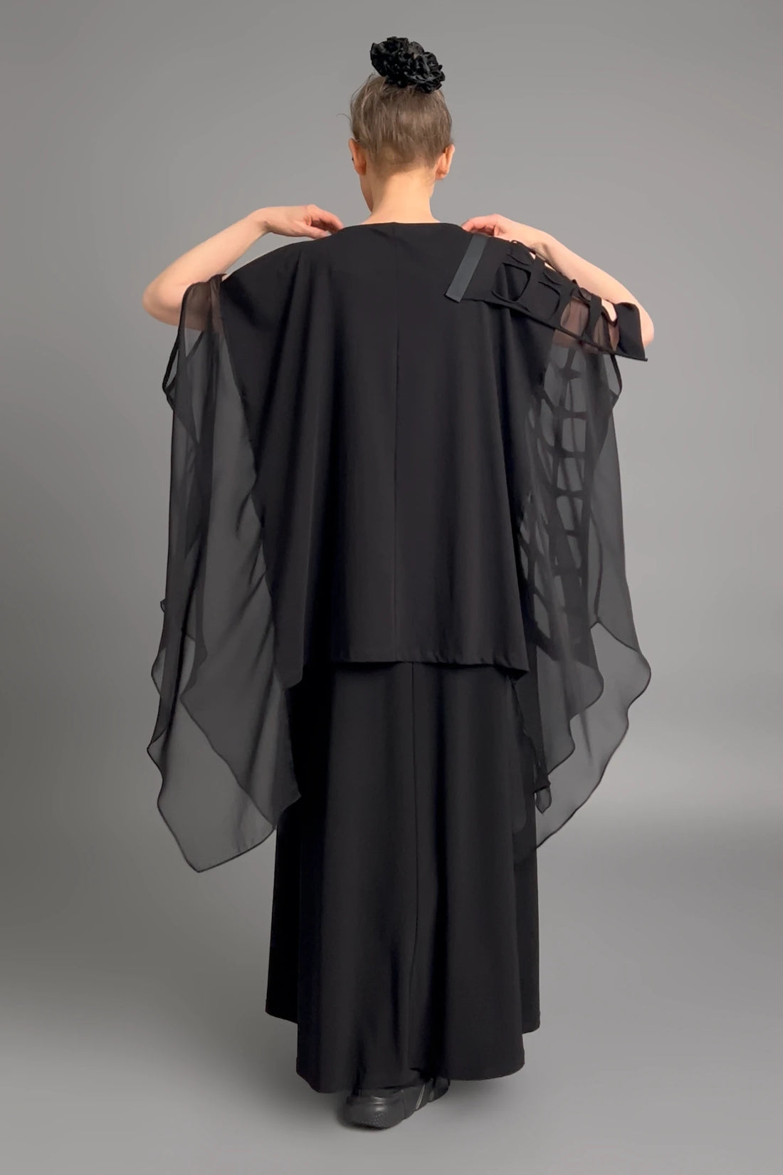 Caraclan Damen Tunika Schwarz mit Netzdetails, Chiffonärmeln, Viskose – EU 38 bis 50 – Avantgarde, Oversize -  MODEARE
