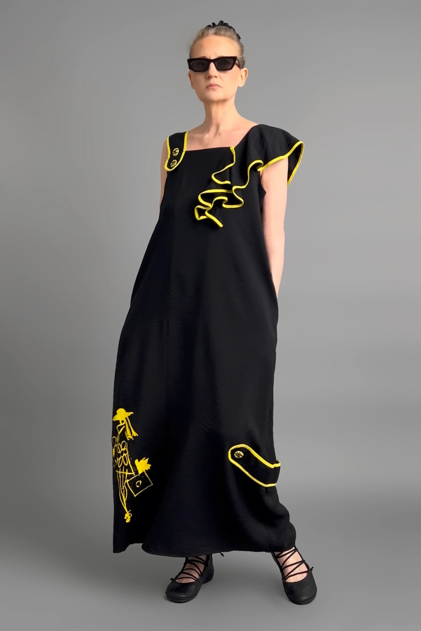 Damen Kleid schwarz-gelb LUANI Avantgarde Maxikleid aus Baumwolle, gelbe Details, EU 40 bis 48 -  MODEARE
