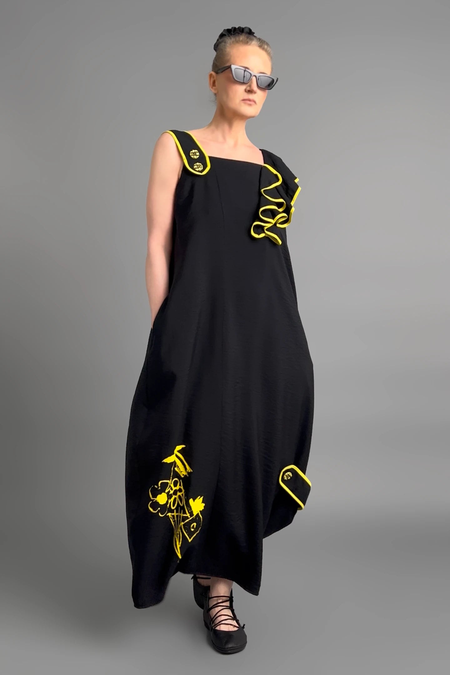 Damen Kleid schwarz-gelb LUANI Avantgarde Maxikleid aus Baumwolle, gelbe Details, EU 40 bis 48 -  MODEARE