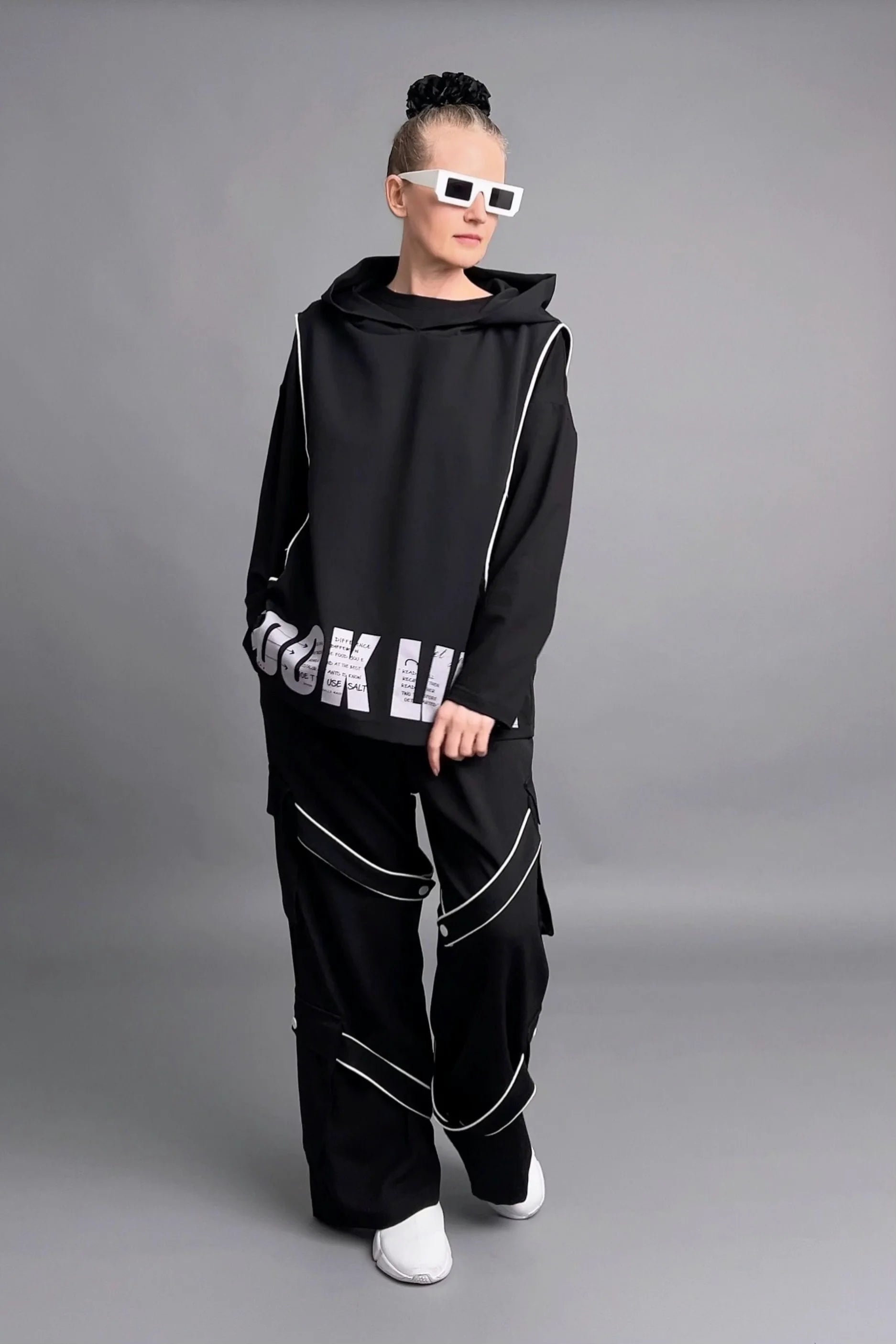 3-teiliges Avantgarde-Set aus Shirt, Weste & Hose in Schwarz mit Kontrastdetails von B-ONE
