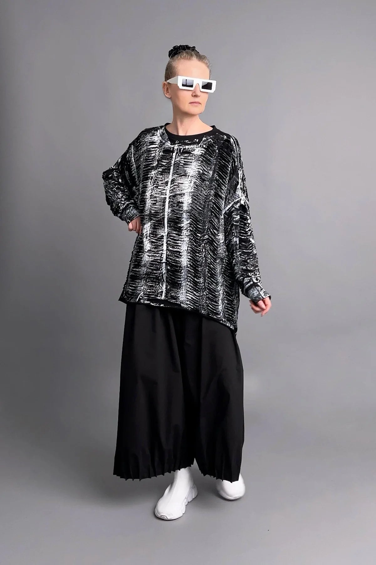 2-teiliges Oversize-Sweatshirt-Set mit Struktur-Überwurf und Printshirt in Schwarz-Weiß