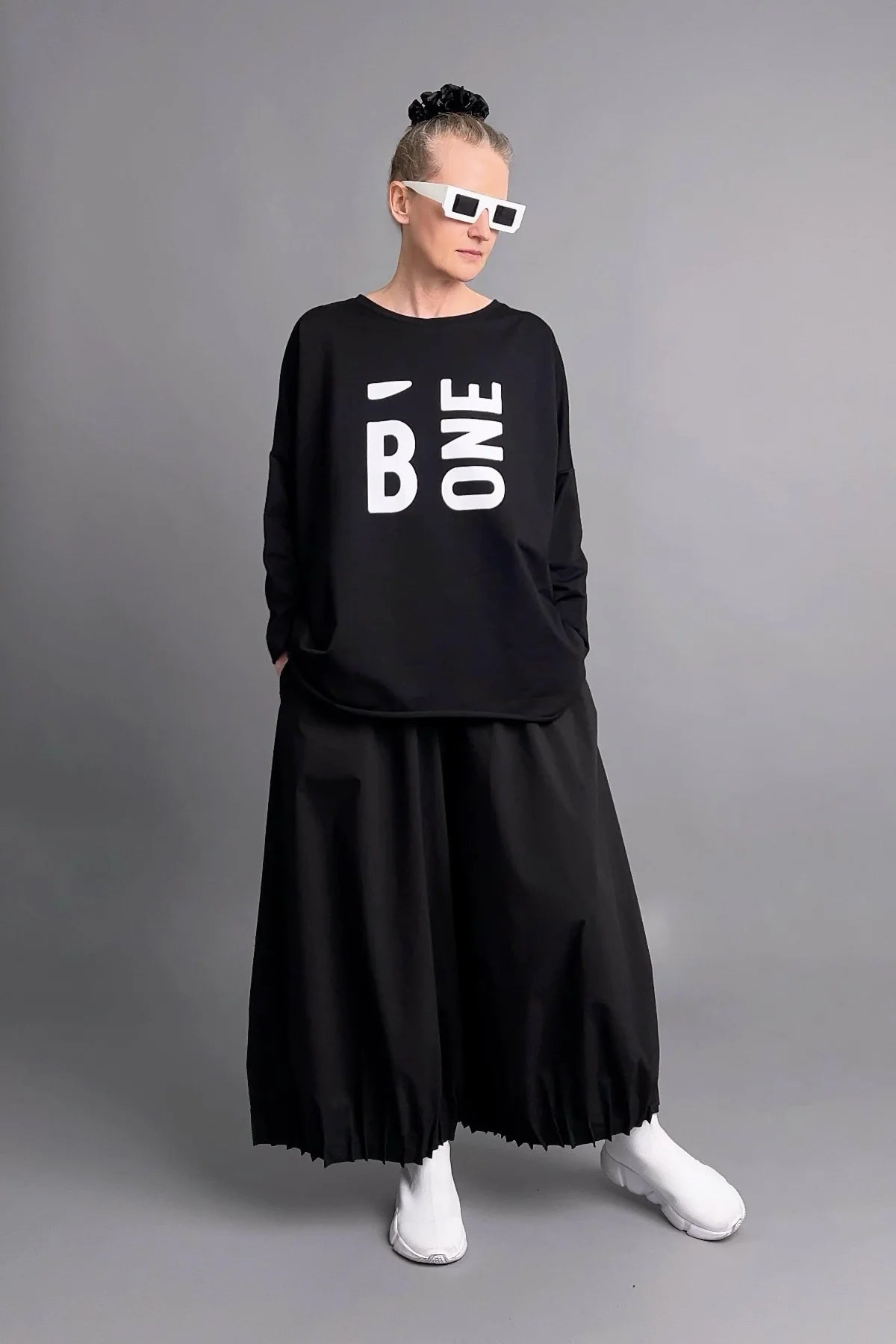 2-teiliges Oversize-Sweatshirt-Set mit Struktur-Überwurf und Printshirt in Schwarz-Weiß