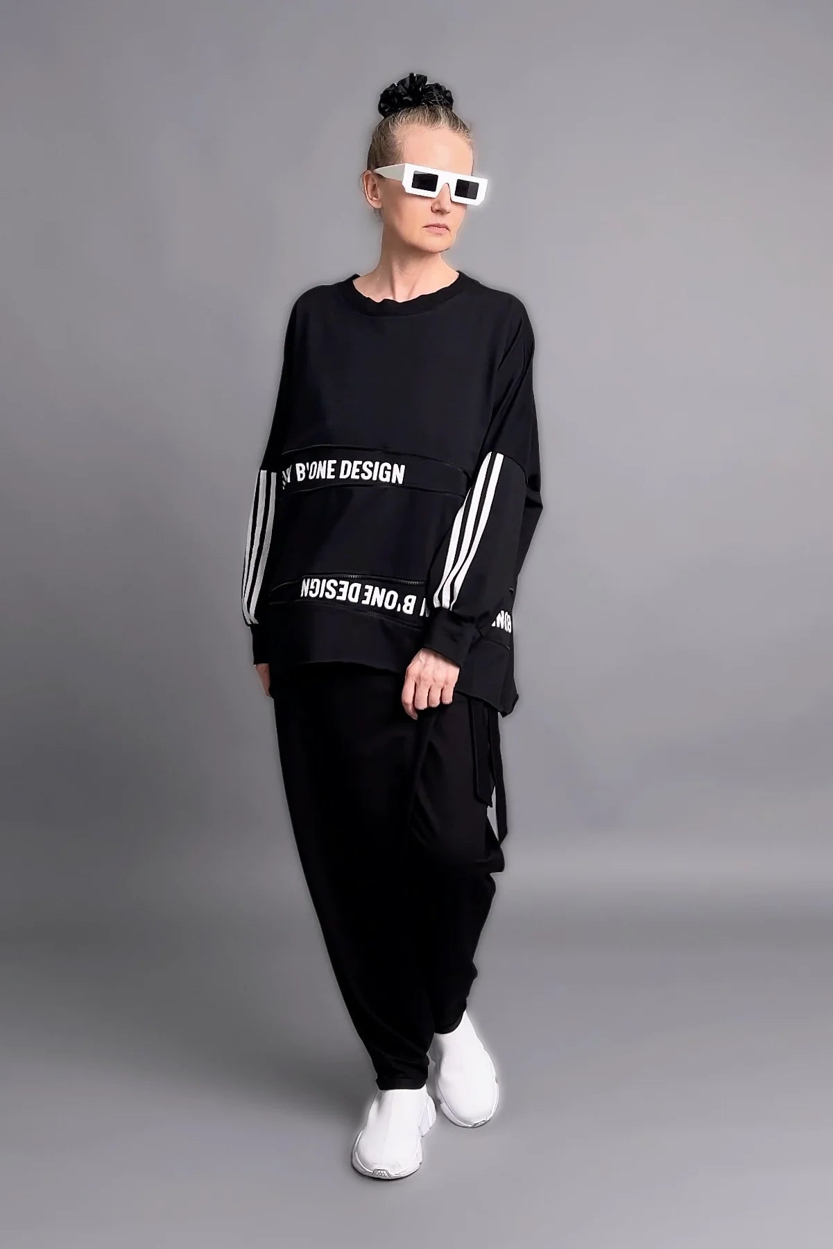 Oversize Sweatshirt mit Schriftzug-Design in Schwarz und Weiß aus softem French Terry