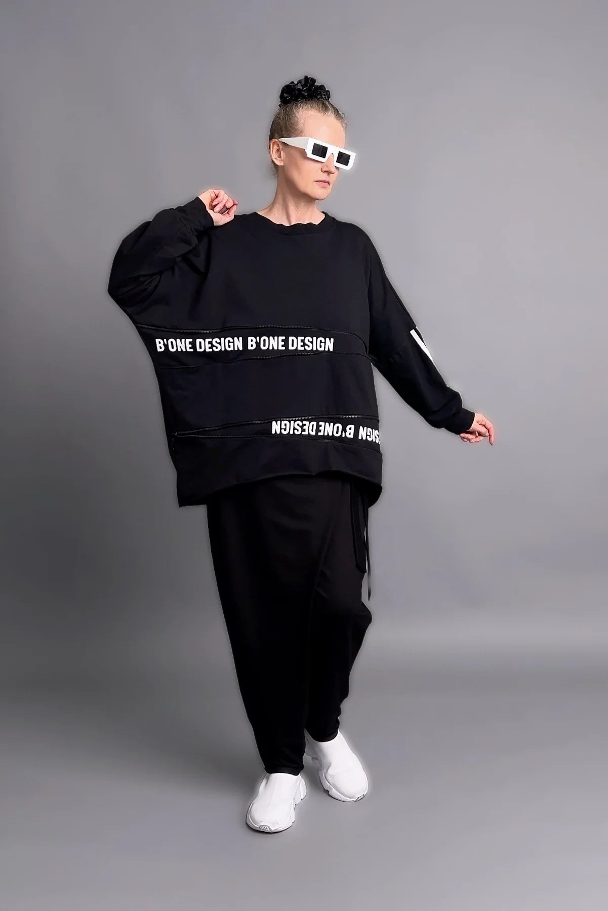 Oversize Sweatshirt mit Schriftzug-Design in Schwarz und Weiß aus softem French Terry