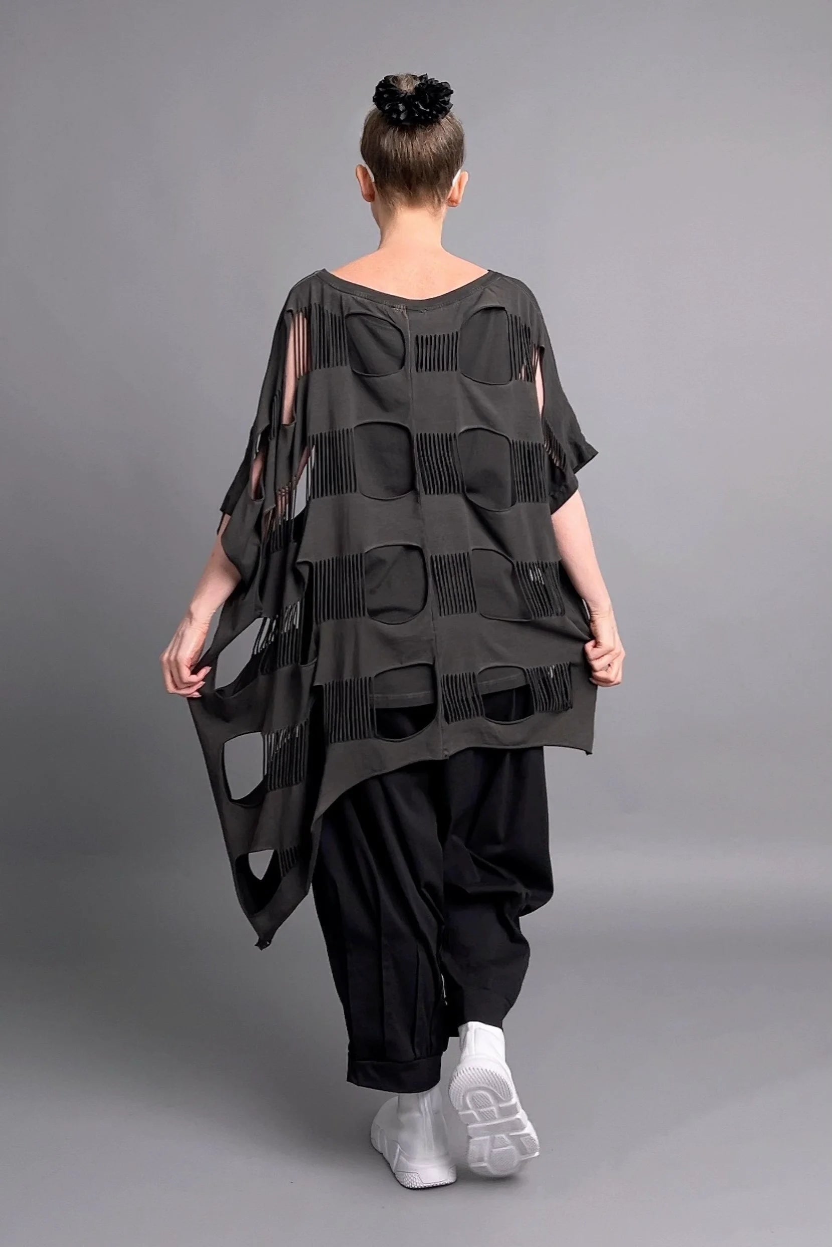 Avantgarde Tunika 2-teilig mit Cut-Out-Überwurf aus Jersey in Schwarz von B-ONE