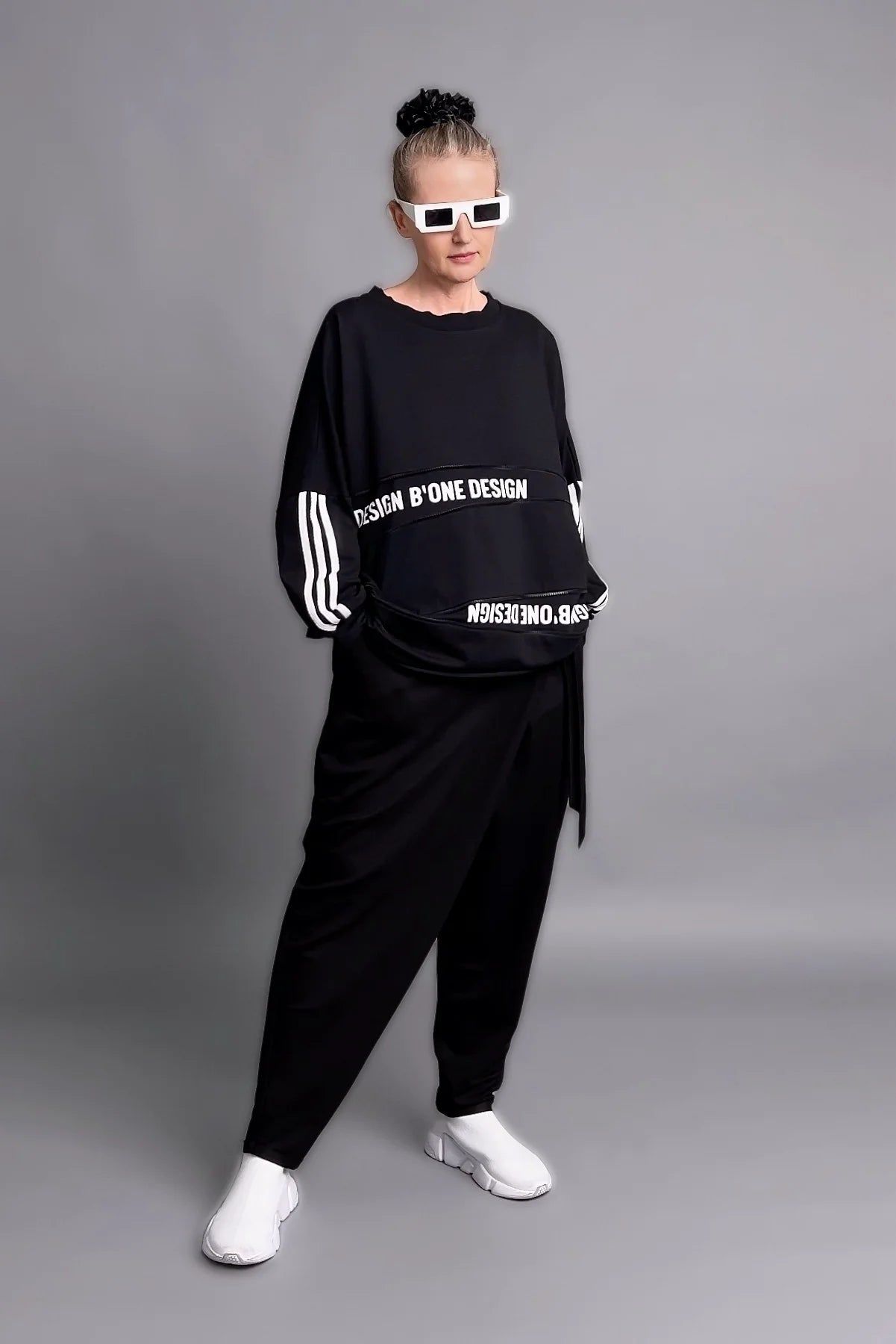 Schwarze Oversize-Hose mit Lagenoptik und Bindeband aus weichem French Terry