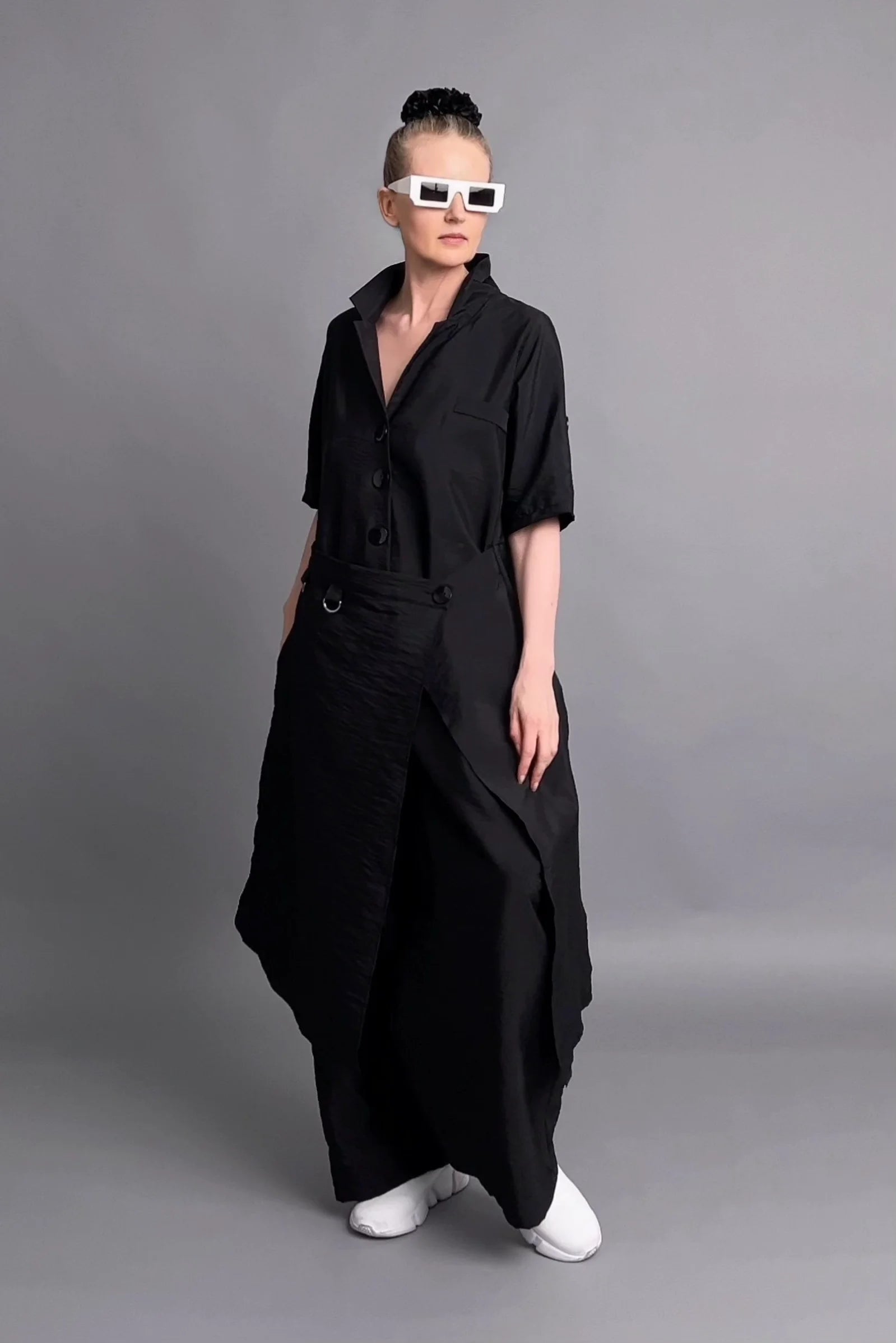 Cadrelli Avantgarde Jumpsuit in Schwarz mit Crash-Struktur und Oversize-Silhouette