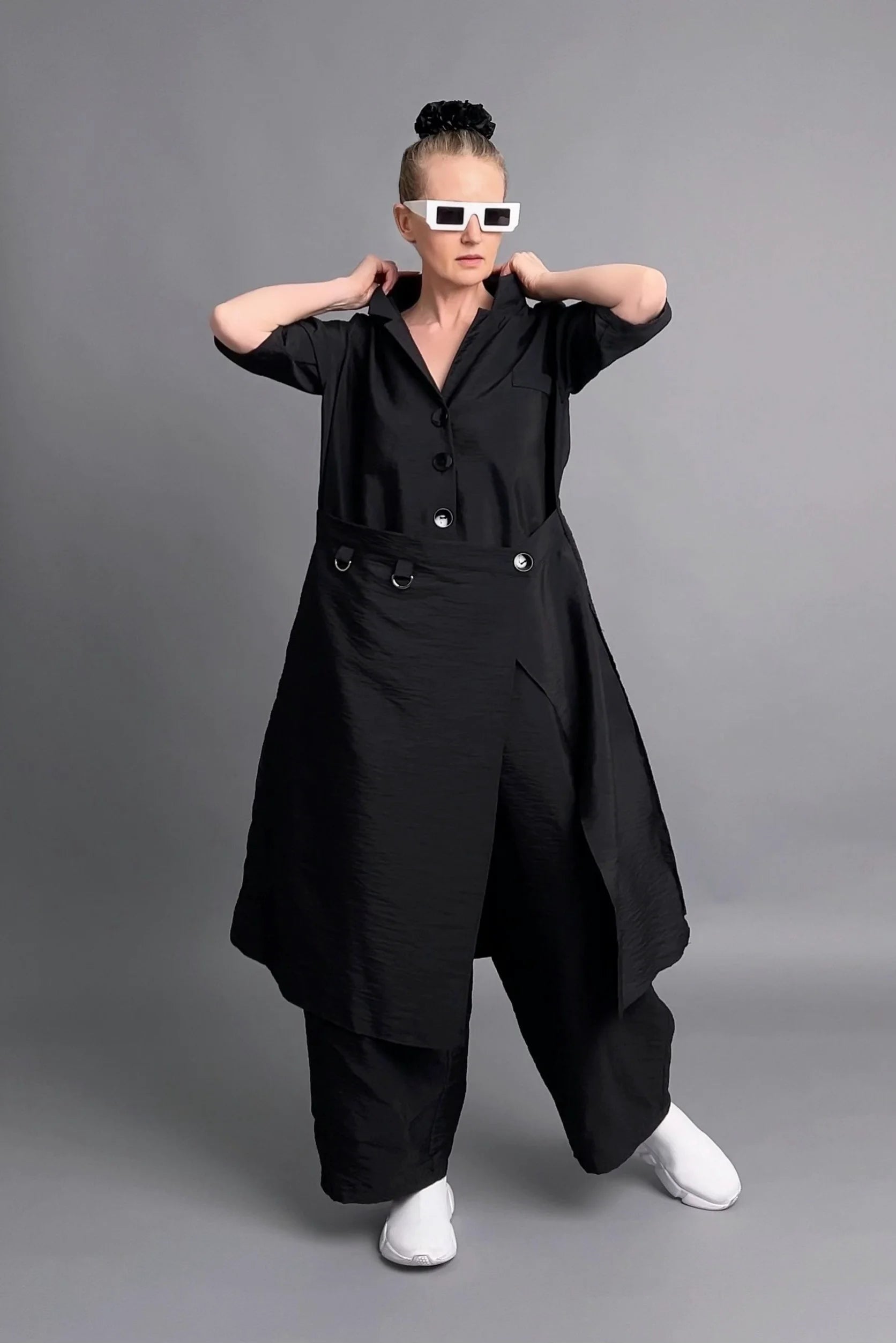 Cadrelli Avantgarde Jumpsuit in Schwarz mit Crash-Struktur und Oversize-Silhouette