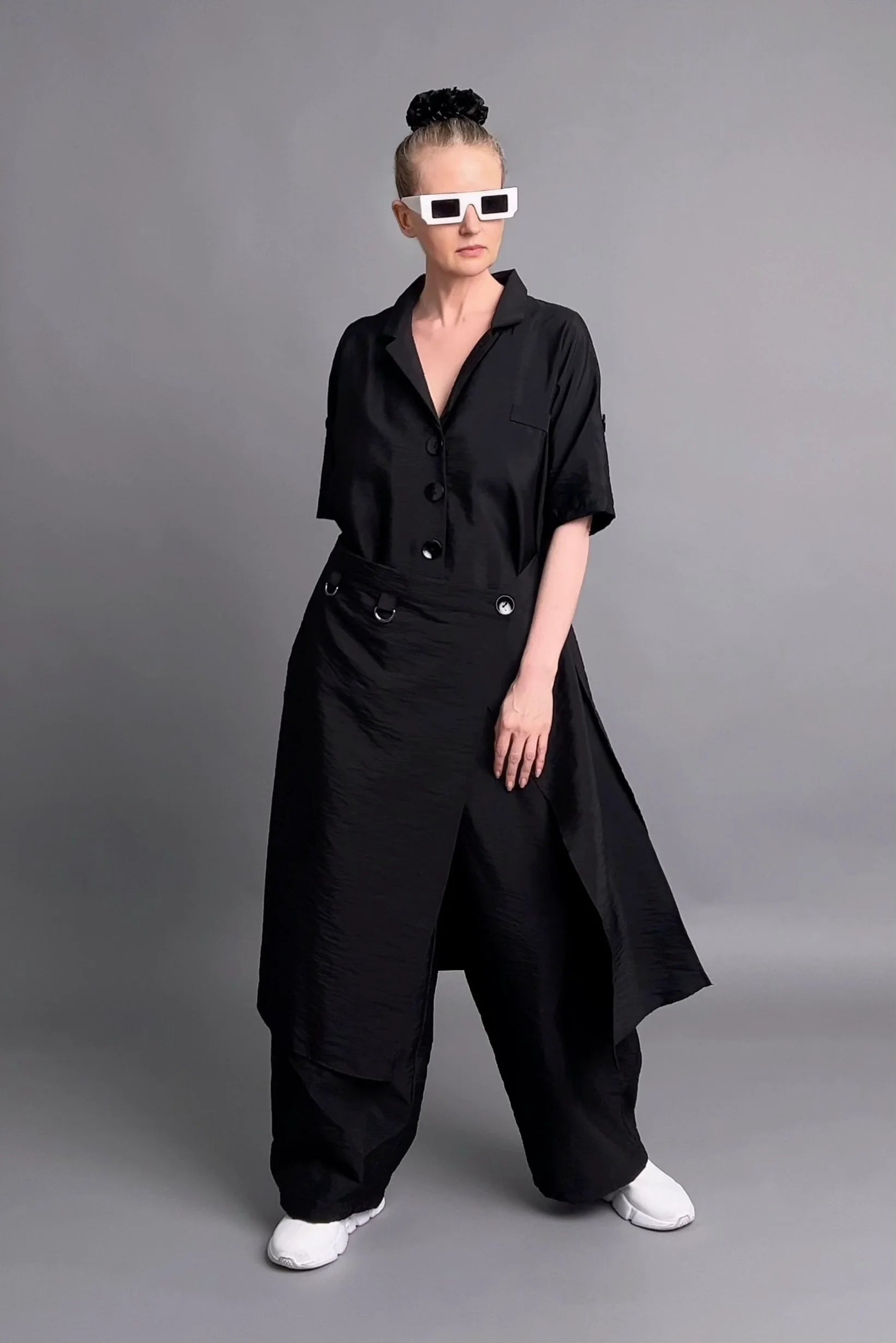 Cadrelli Avantgarde Jumpsuit in Schwarz mit Crash-Struktur und Oversize-Silhouette