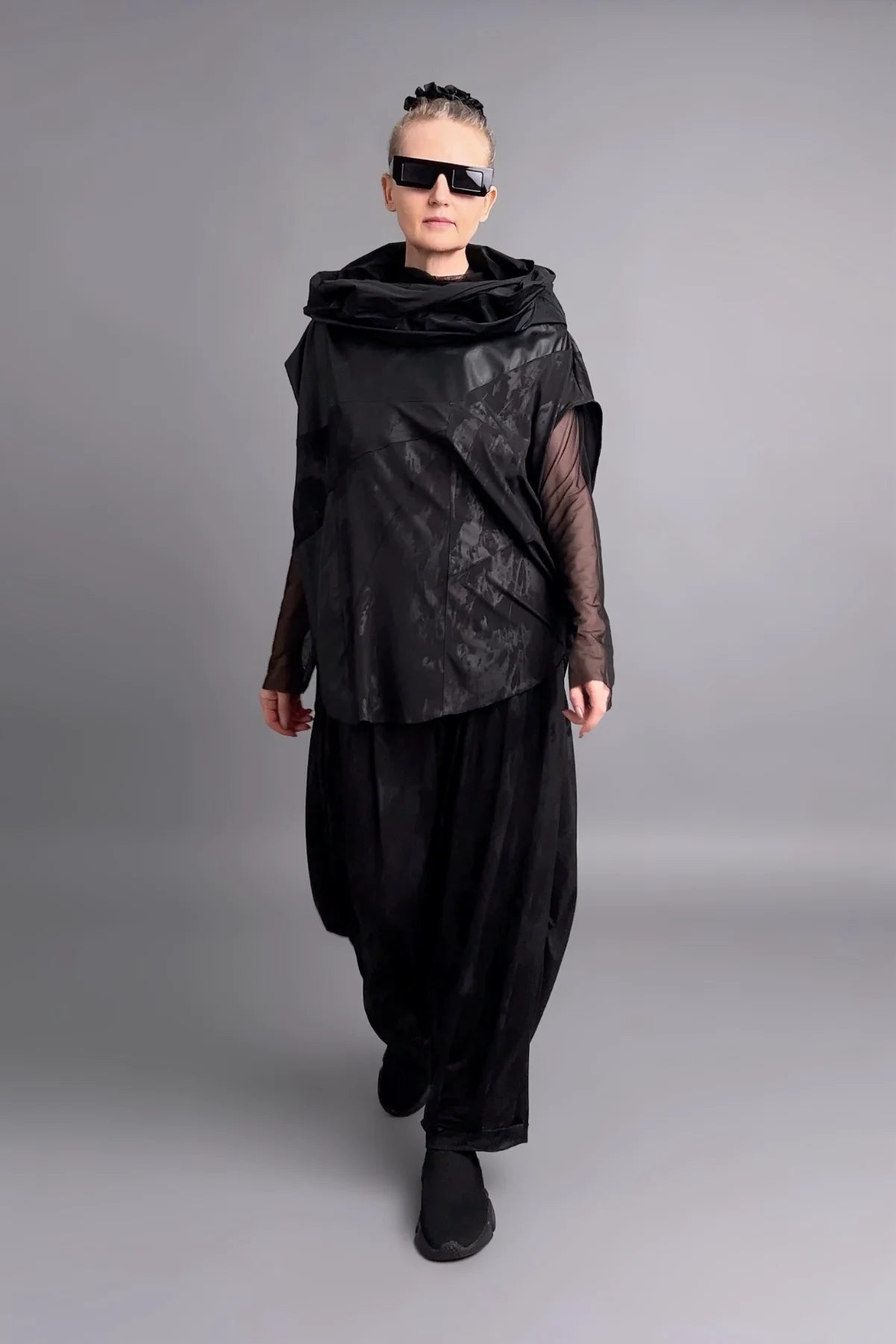 Weite Slinky-Hose im avantgardistischen Lagenlook aus glattem Stretchmaterial