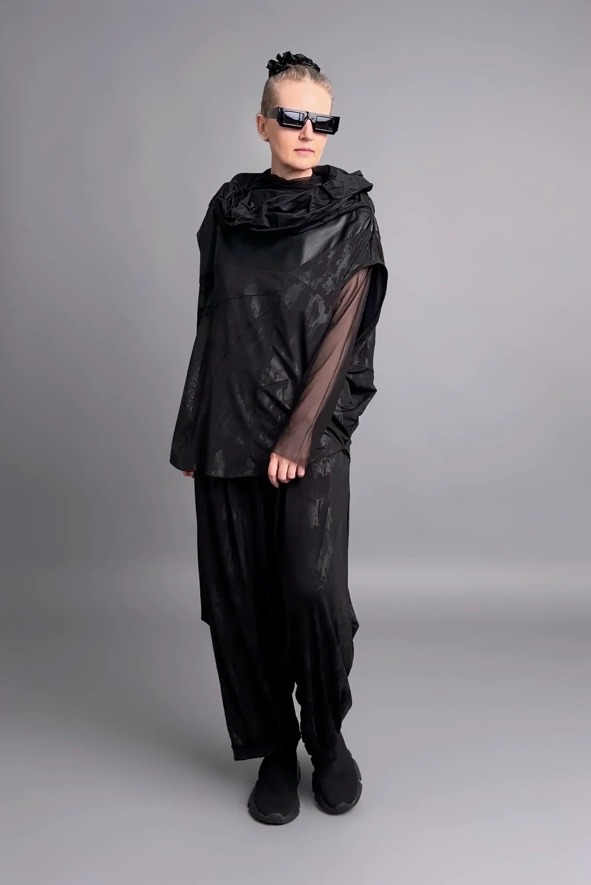 Weite Slinky-Hose im avantgardistischen Lagenlook aus glattem Stretchmaterial