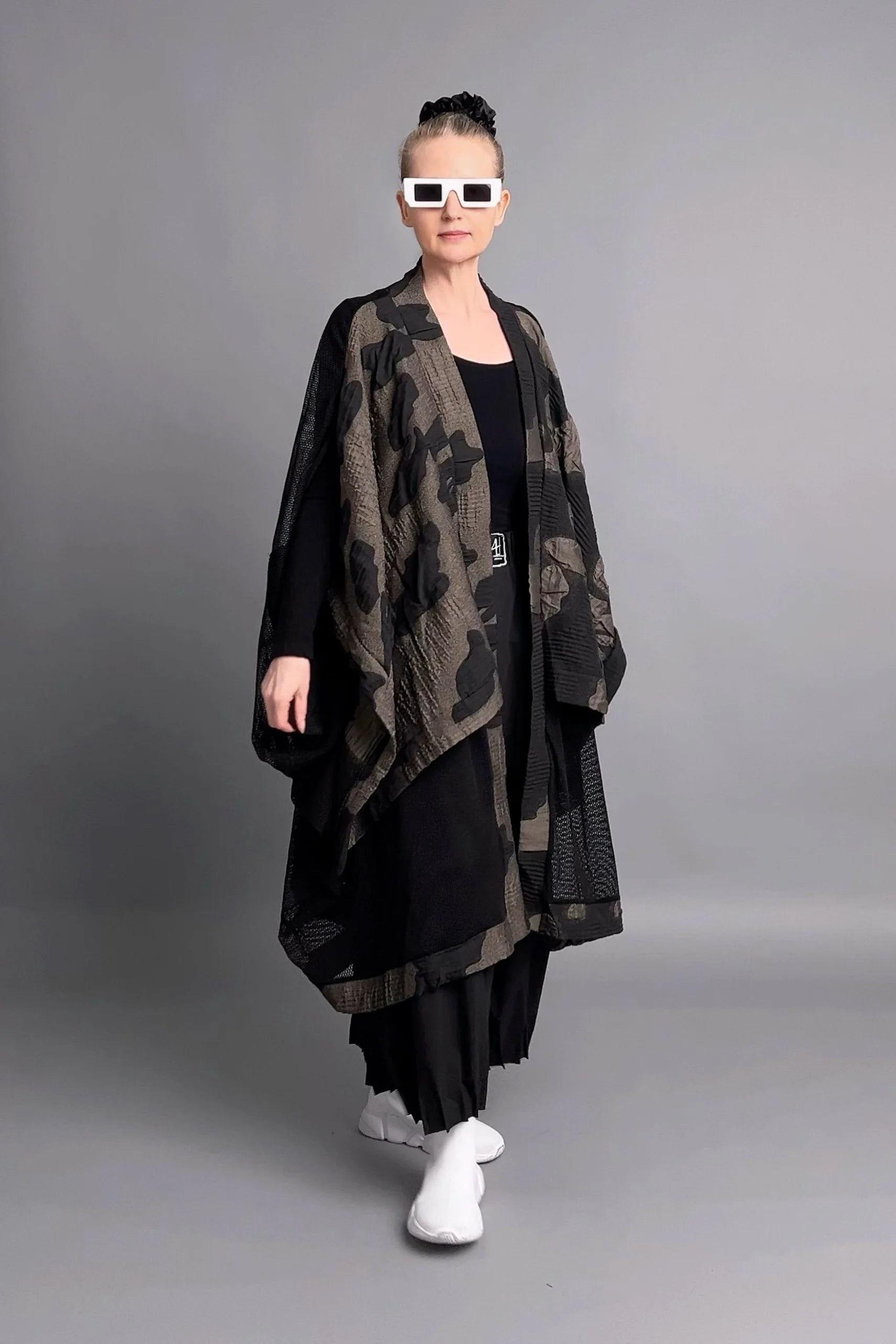 Luftige Oversize-Weste im Jacquard-Crash-Look mit floralem Muster von Les Mios