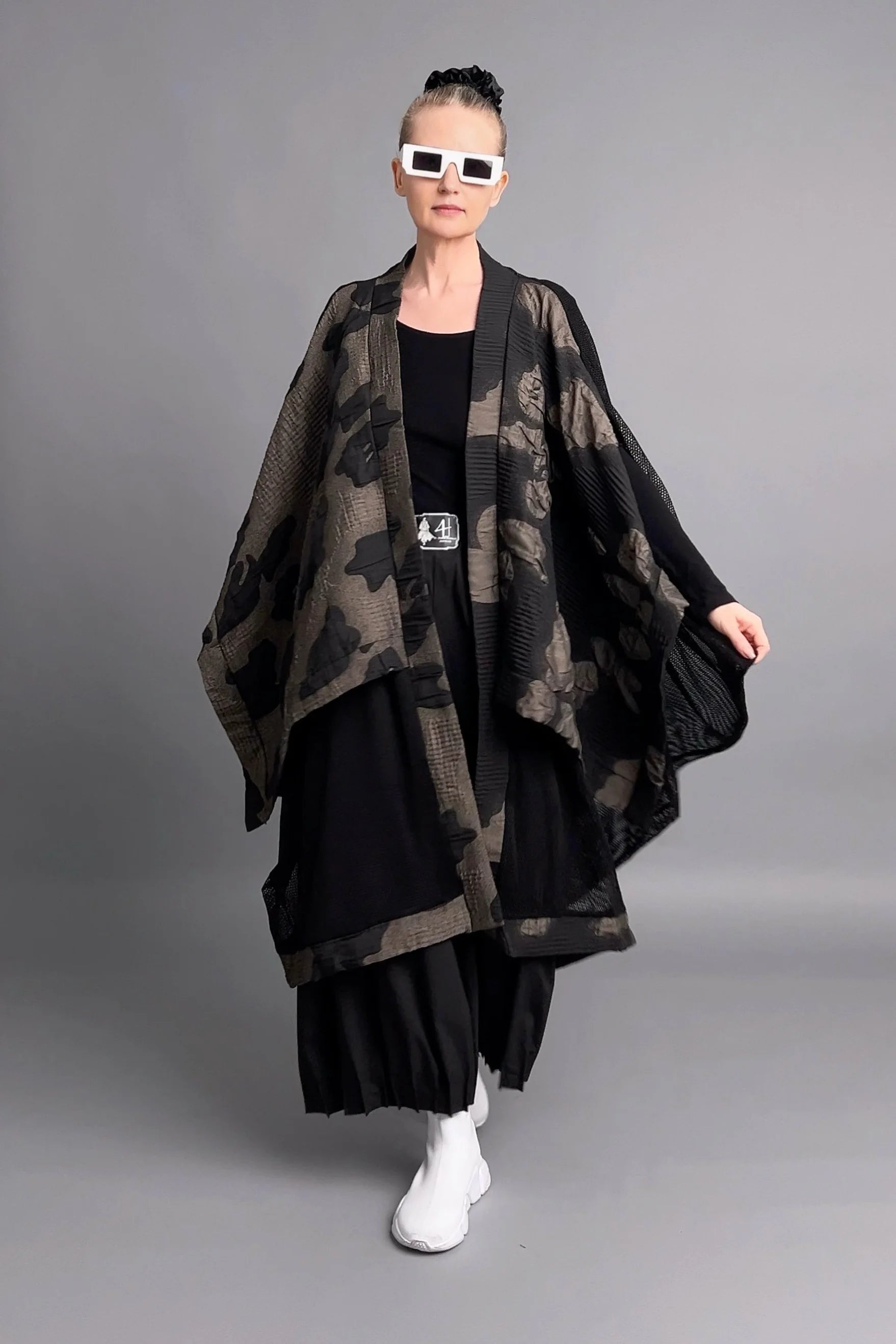 Luftige Oversize-Weste im Jacquard-Crash-Look mit floralem Muster von Les Mios