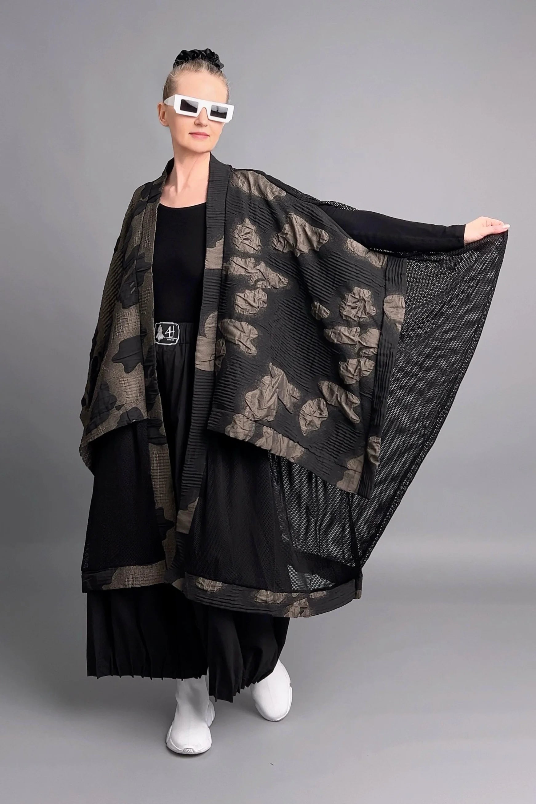 Luftige Oversize-Weste im Jacquard-Crash-Look mit floralem Muster von Les Mios