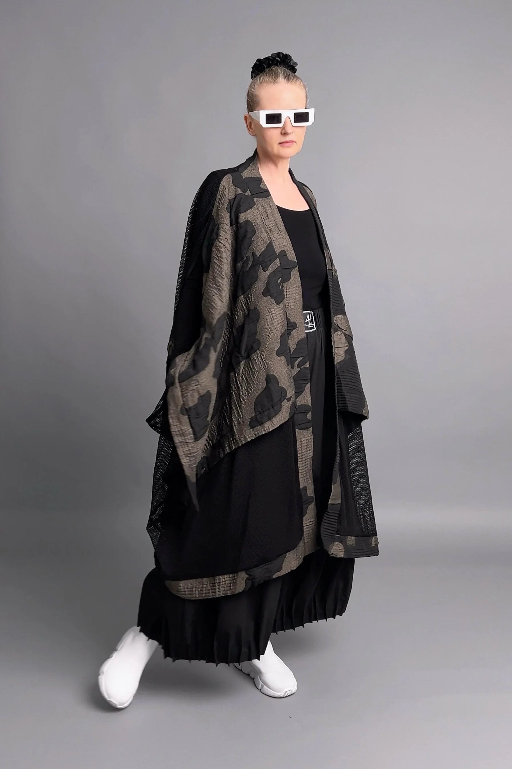 Luftige Oversize-Weste im Jacquard-Crash-Look mit floralem Muster von Les Mios