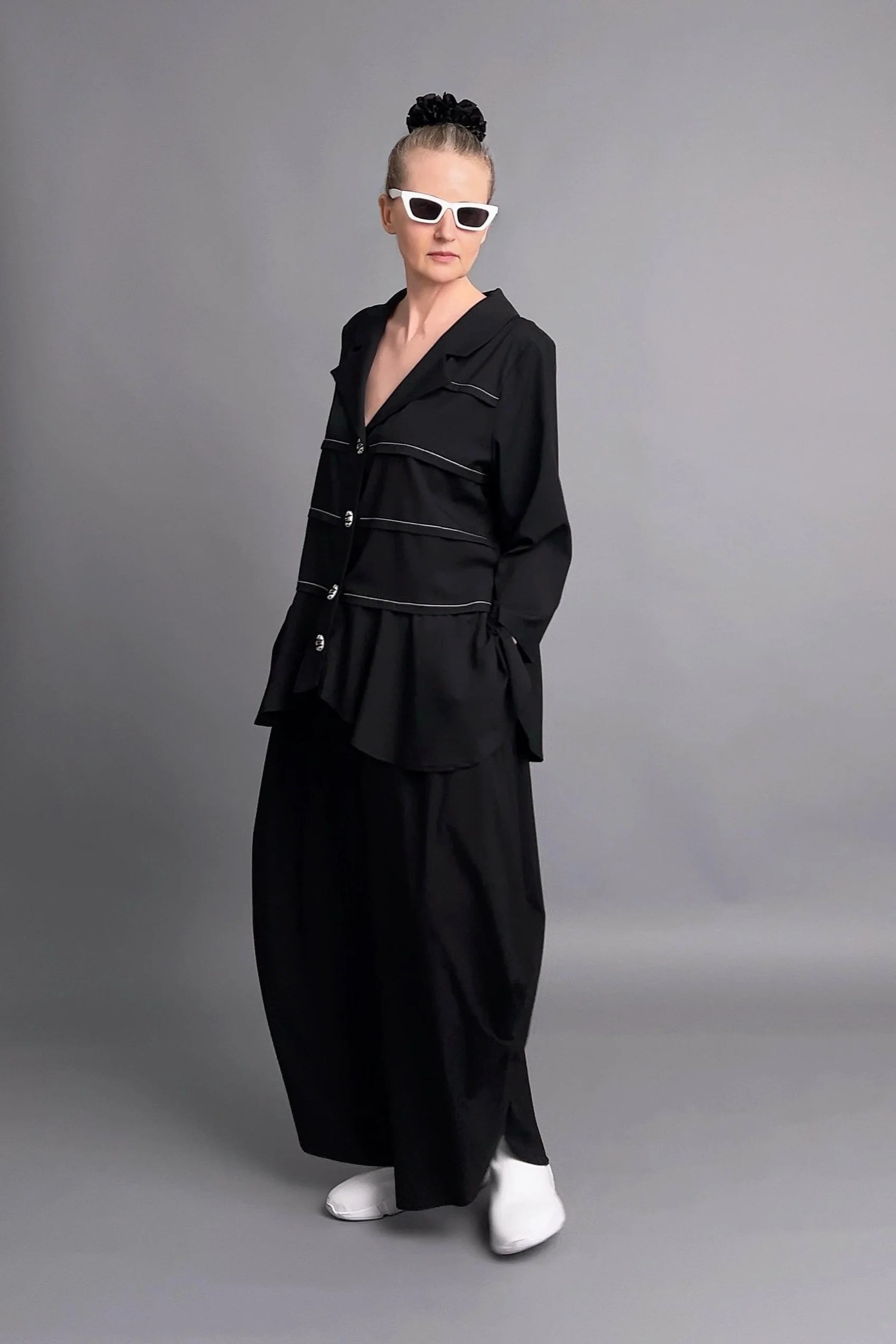 LUANI 2-Teiler aus Baumwoll-Popeline mit Volants und weitem Bein in tiefem Schwarz