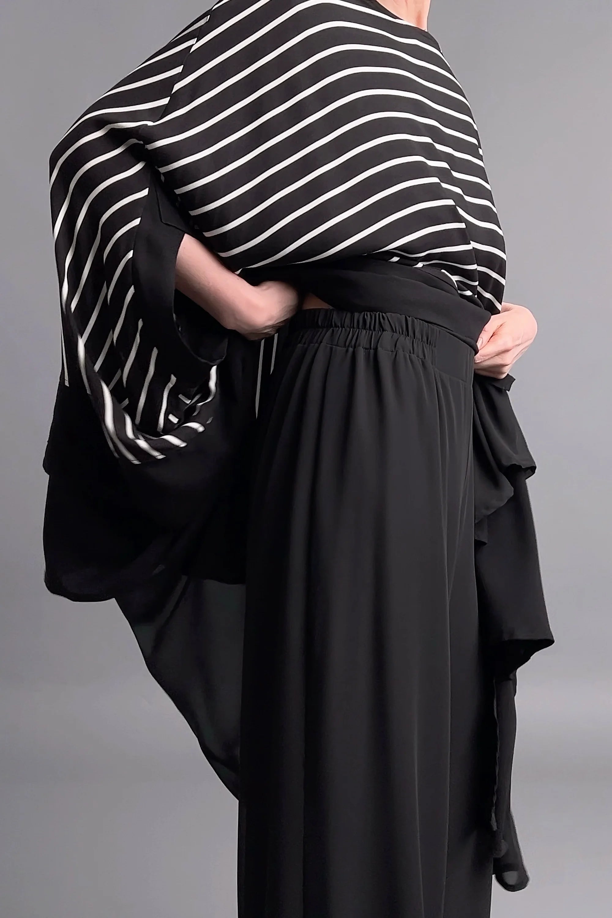 Maxlive Weite Palazzohose in fließender Optik aus schwarzem Chiffon-Lagenlook