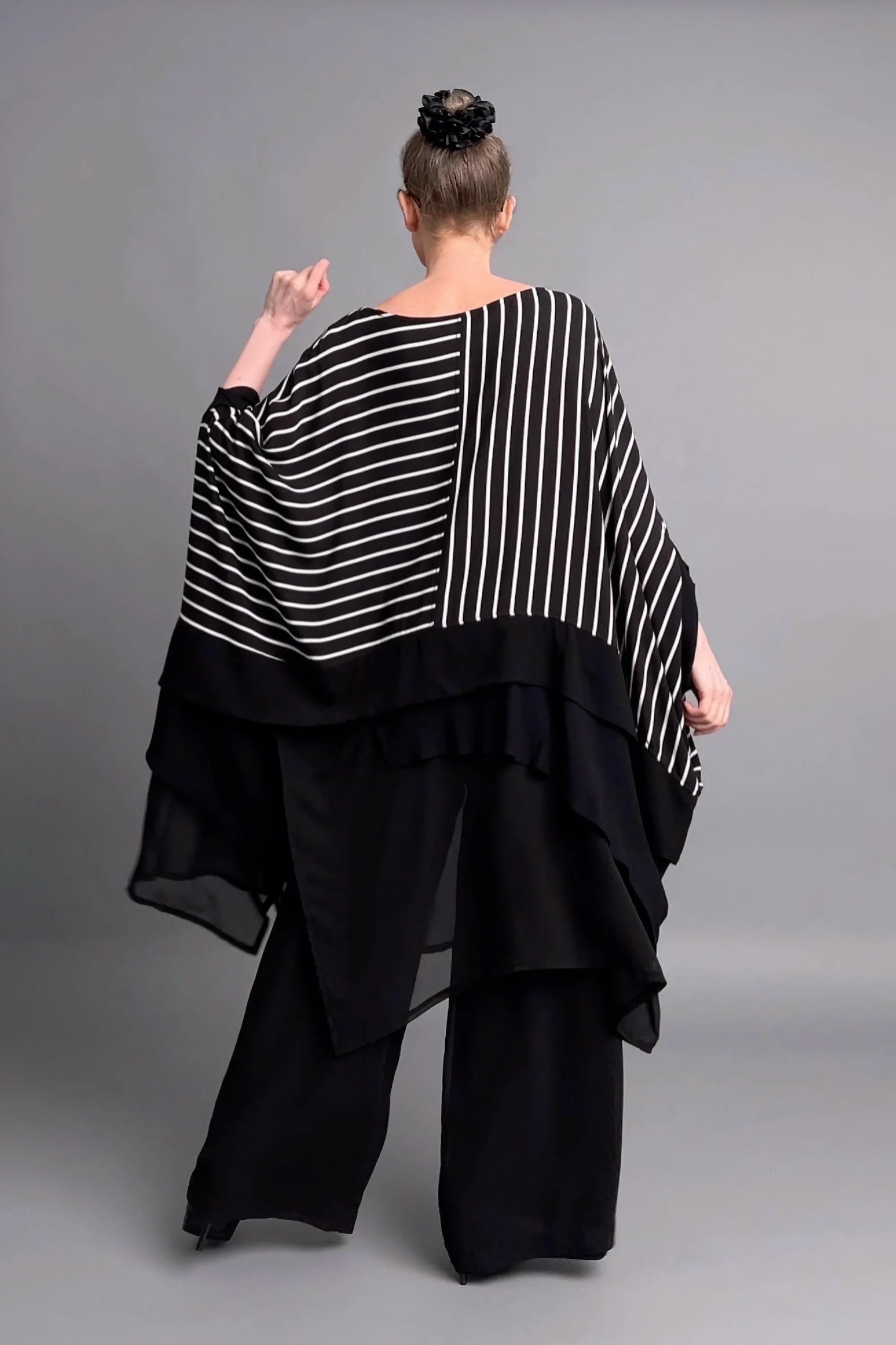 Maxlive Weite Palazzohose in fließender Optik aus schwarzem Chiffon-Lagenlook