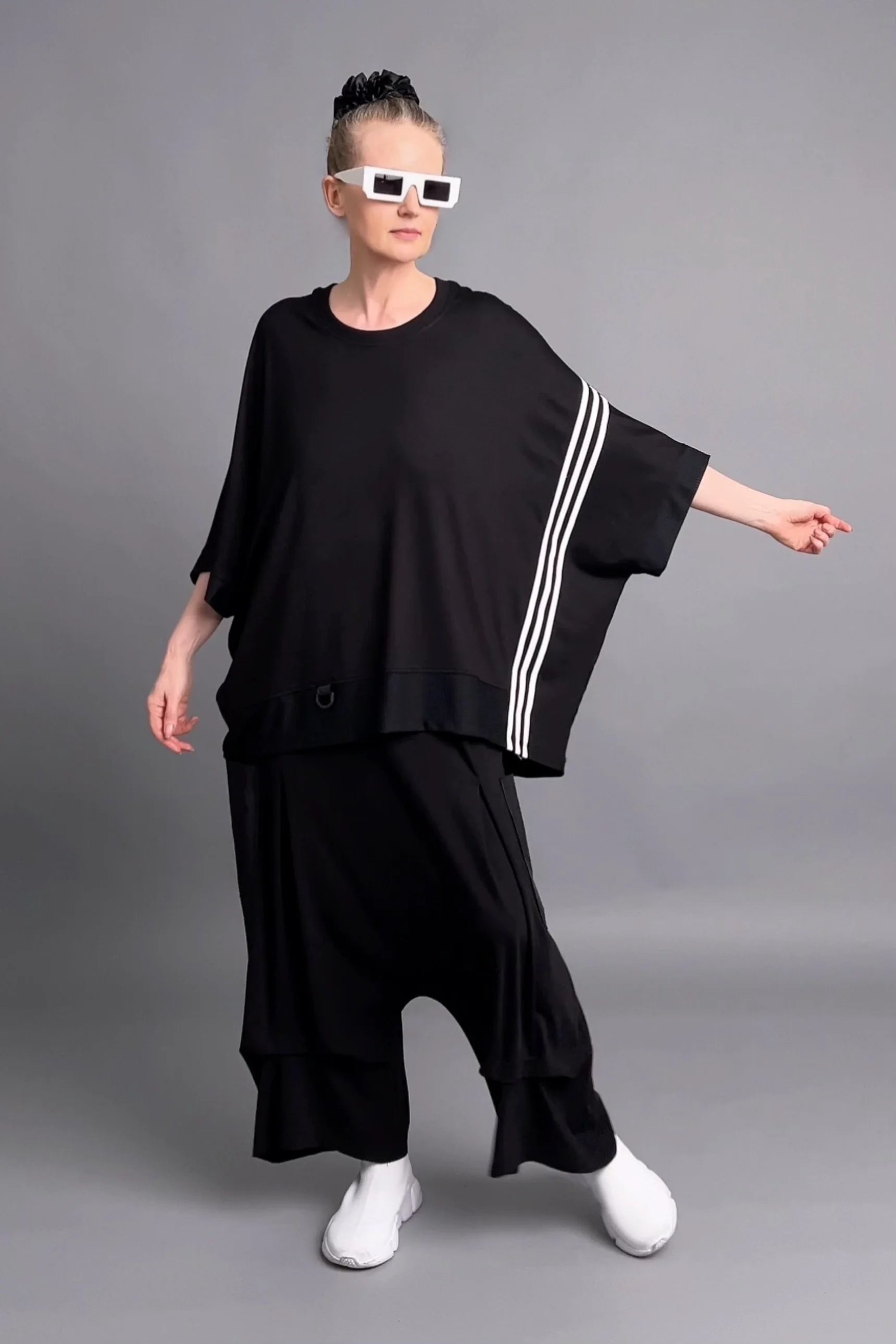 Oversize-Bluse mit Streifenprint, Rückenschriftzug und weitem Schnitt von Maxlive
