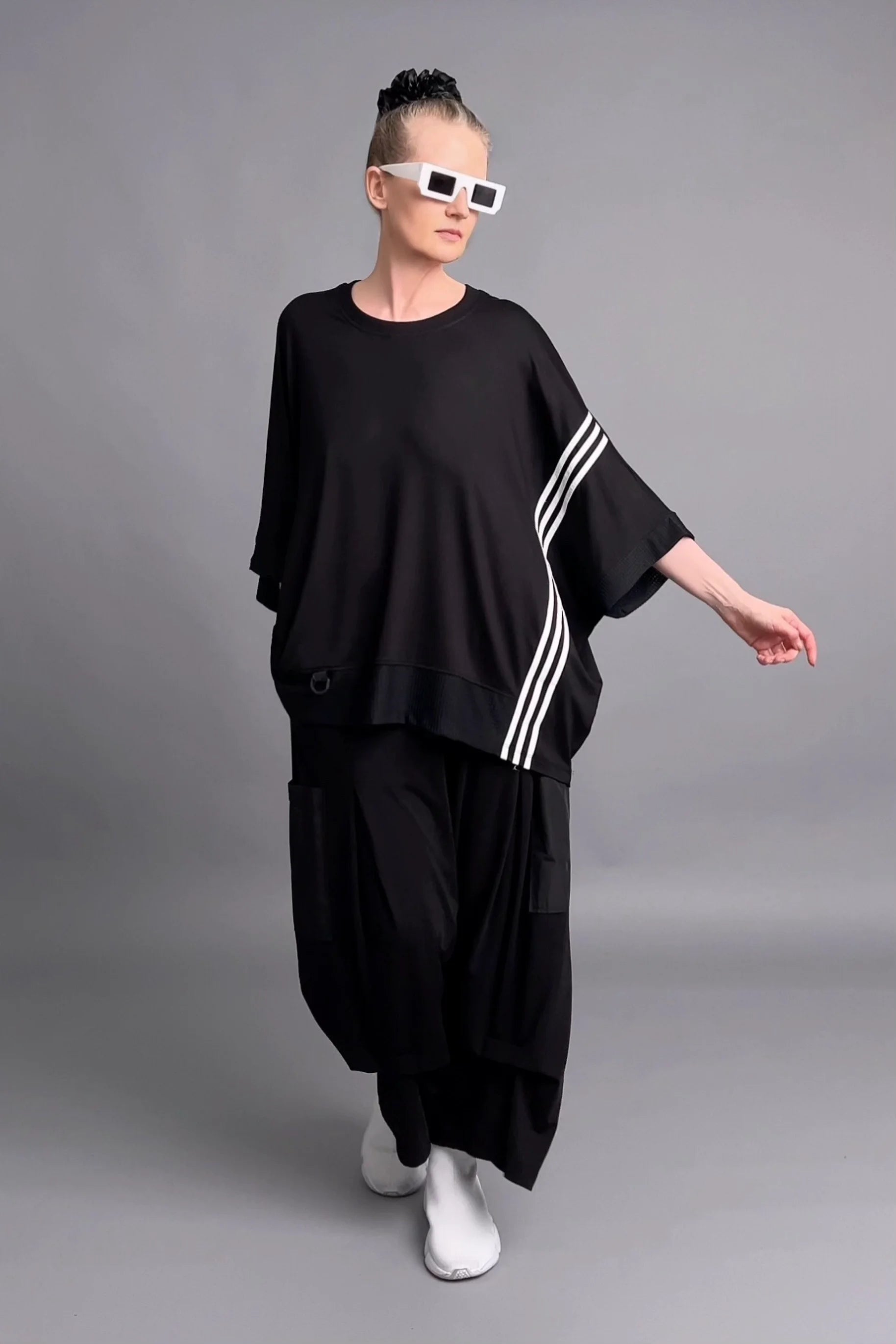Oversize-Bluse mit Streifenprint, Rückenschriftzug und weitem Schnitt von Maxlive