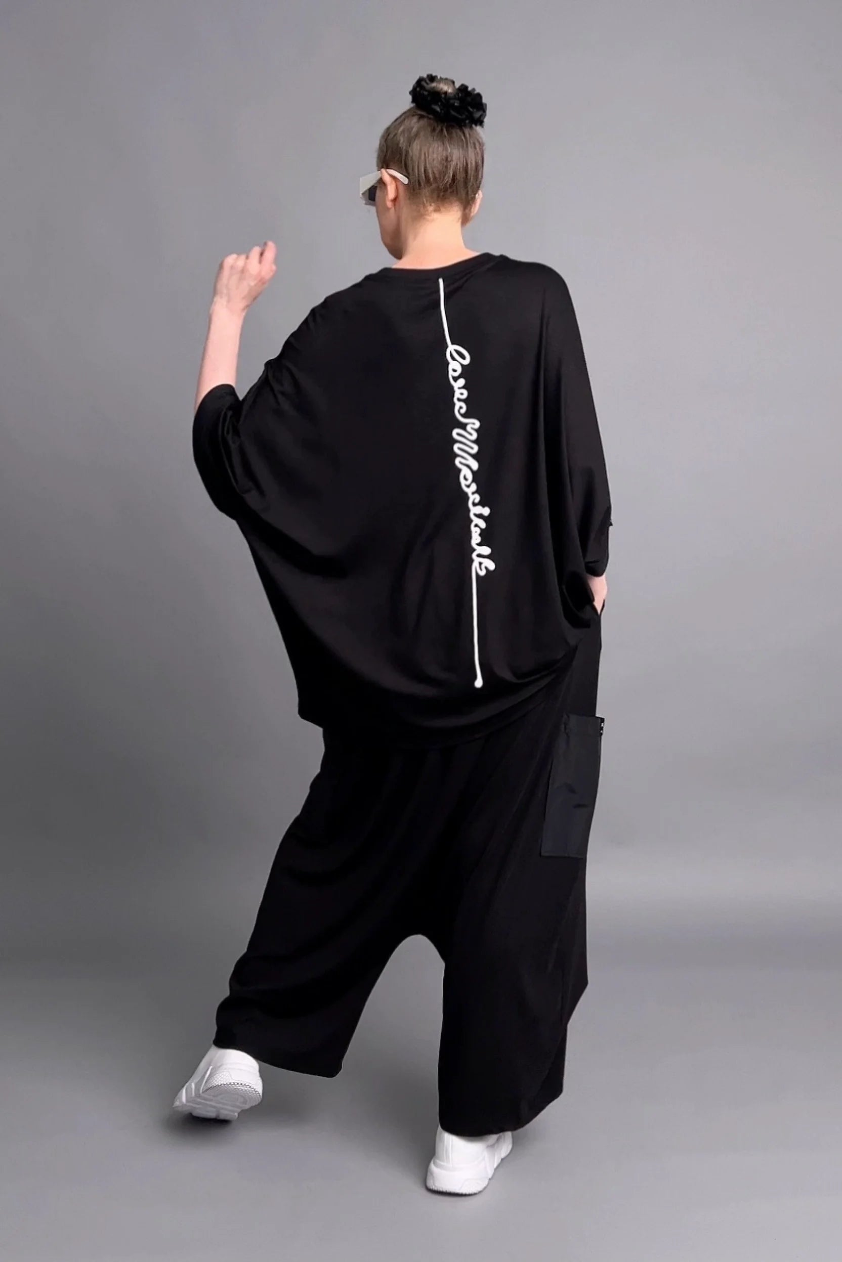 Oversize-Bluse mit Streifenprint, Rückenschriftzug und weitem Schnitt von Maxlive