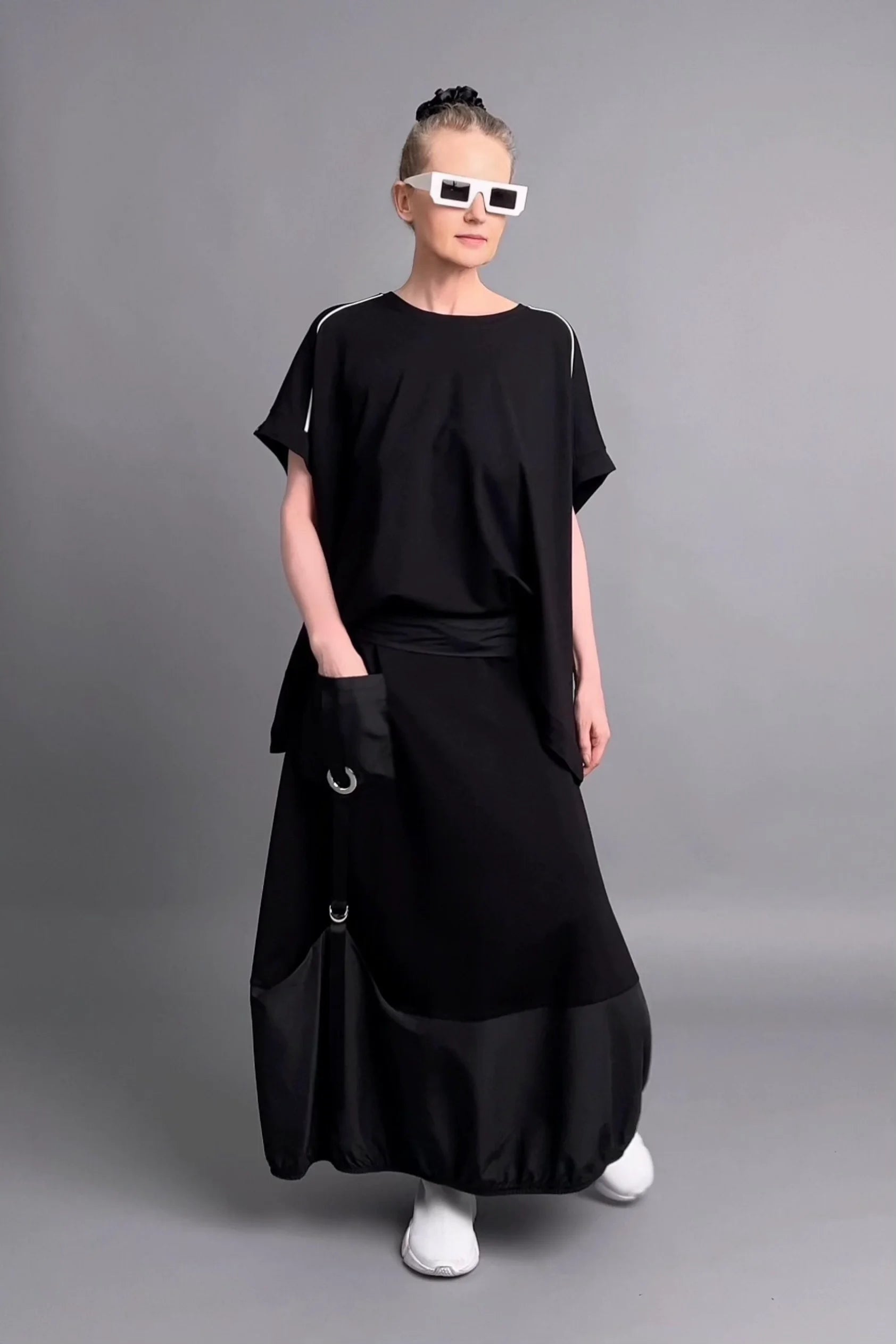 Oversize-Bluse in Schwarz mit Kontrastpaspel von Maxlive – avantgardistisch & urban