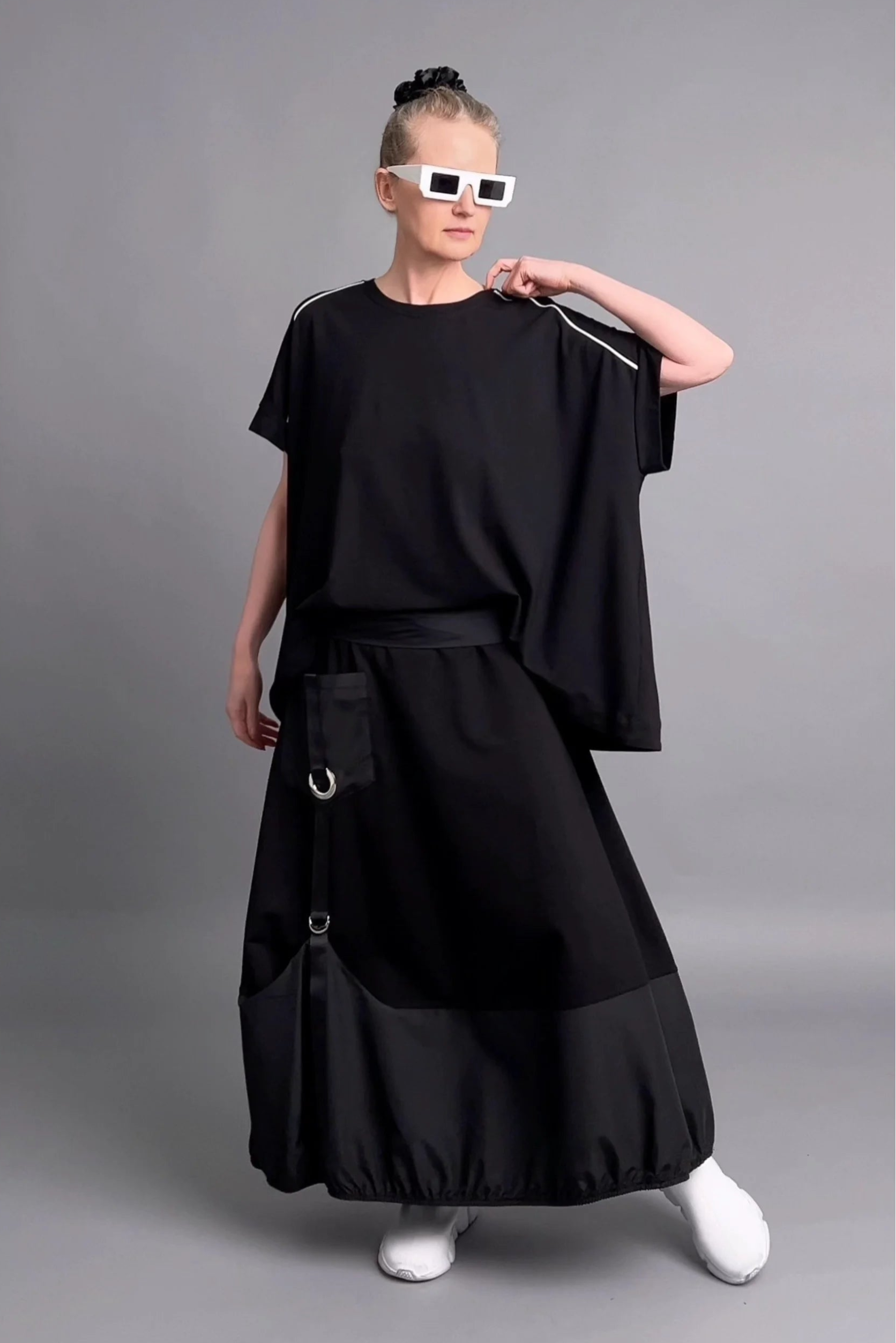 Oversize-Bluse in Schwarz mit Kontrastpaspel von Maxlive – avantgardistisch & urban