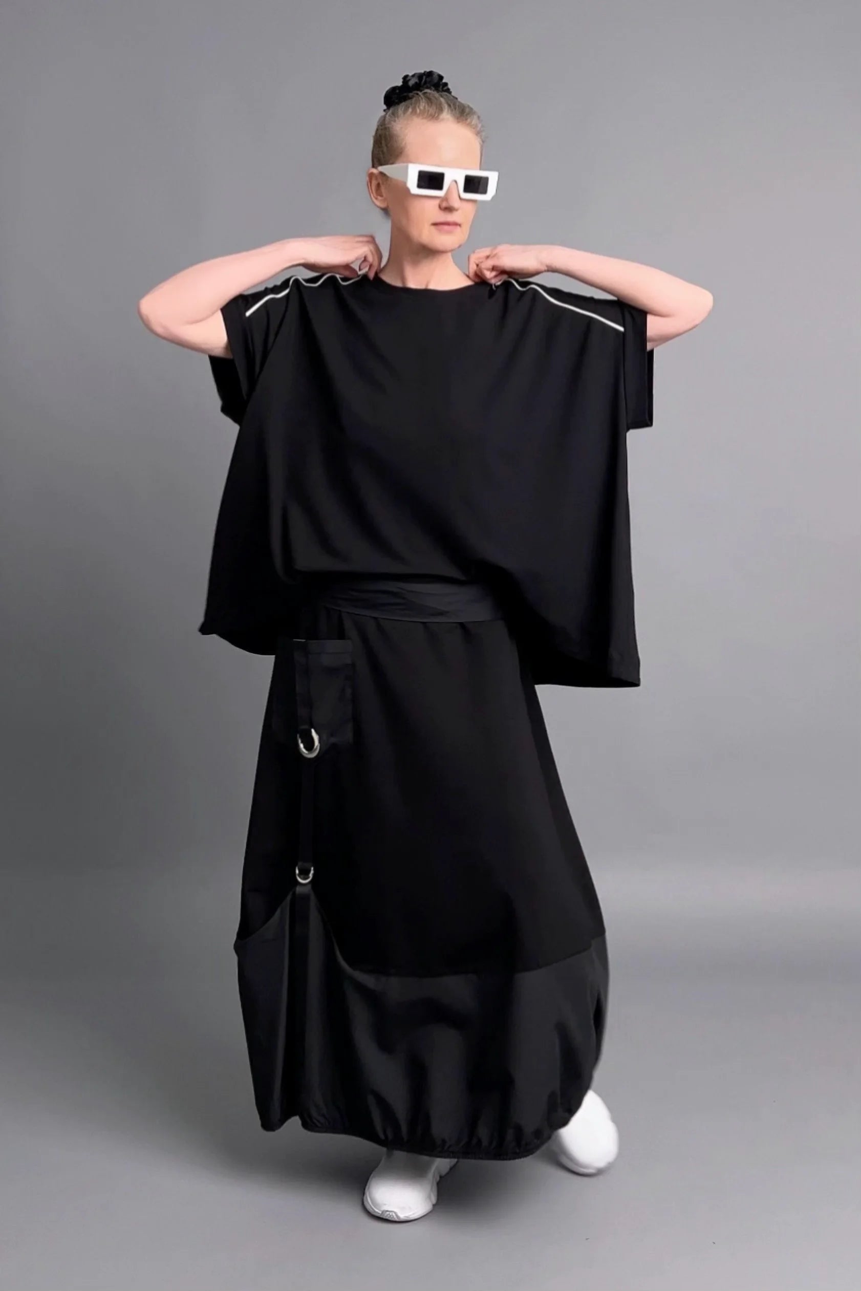 Oversize-Bluse in Schwarz mit Kontrastpaspel von Maxlive – avantgardistisch & urban