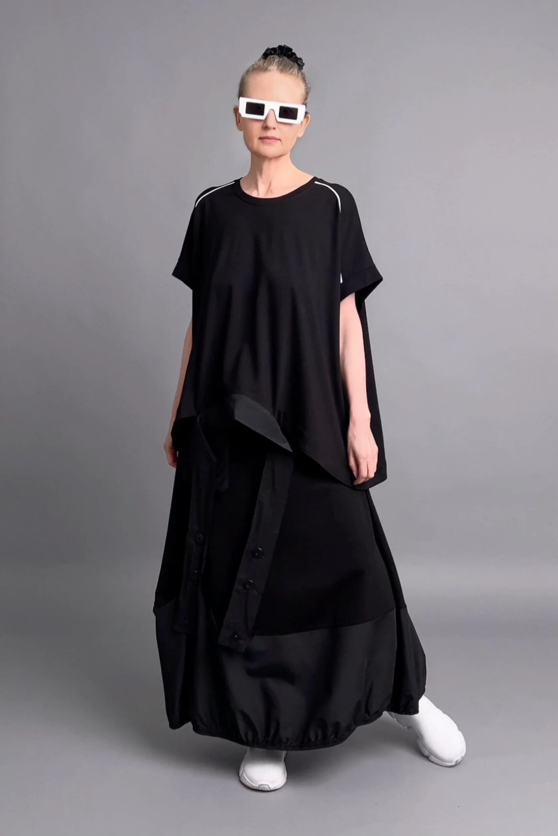 Oversize-Bluse in Schwarz mit Kontrastpaspel von Maxlive – avantgardistisch & urban