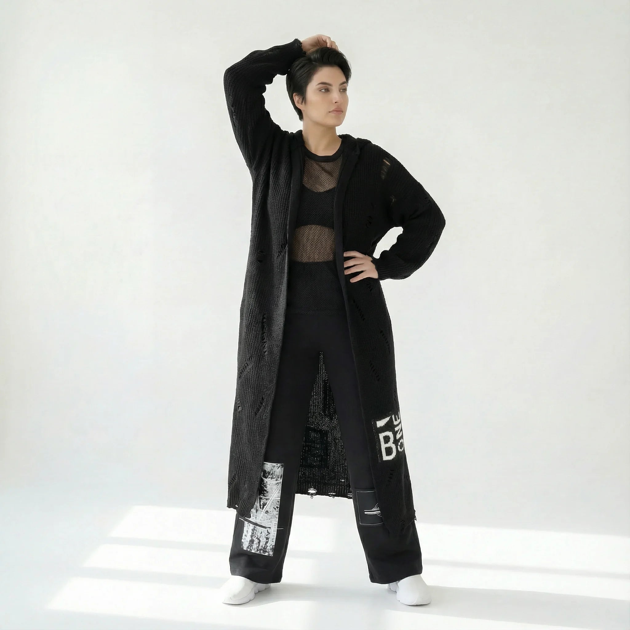 Oversize Grobstrick Cardigan mit Kapuze und Schrift Applikationen in Schwarz im Lagenlook