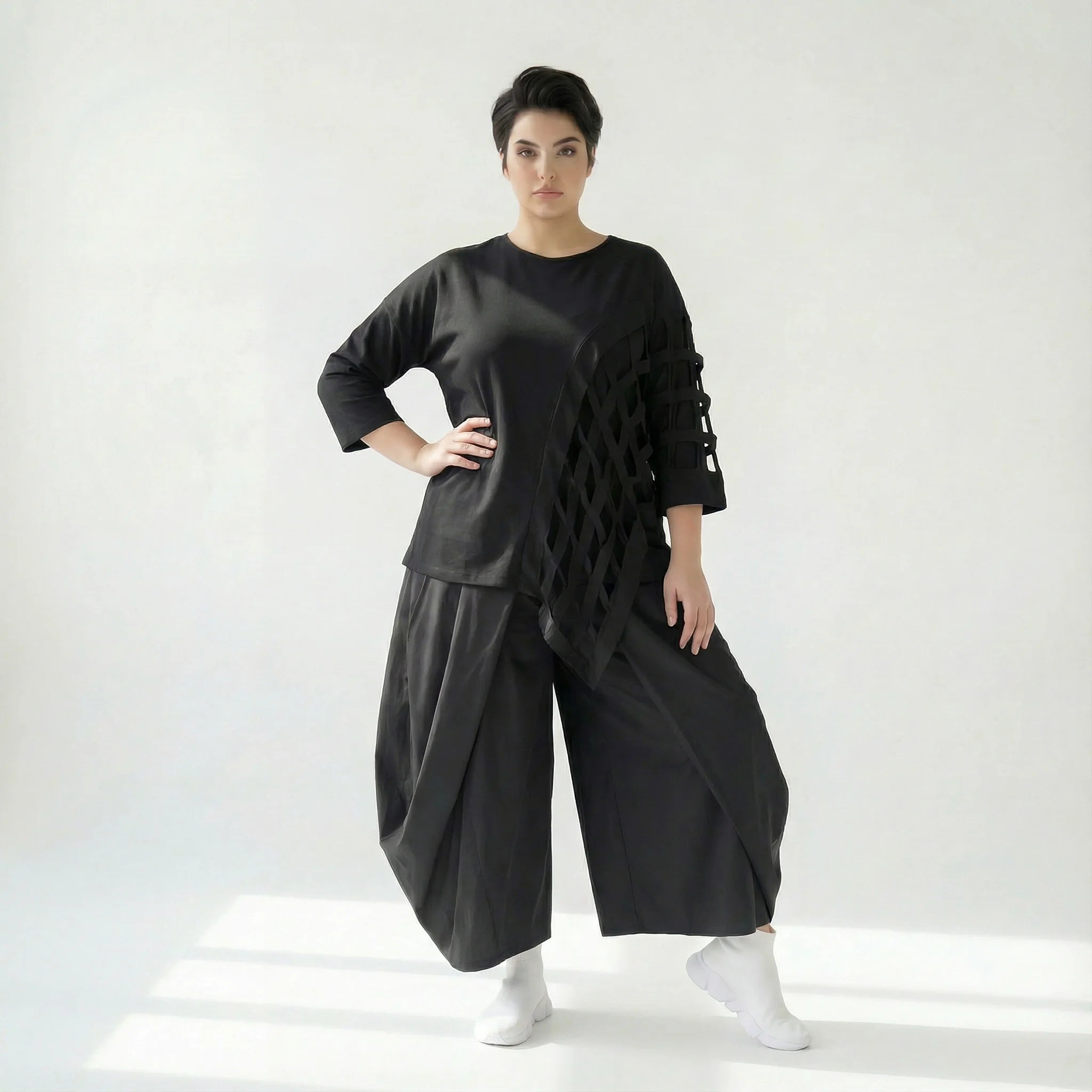 Weit geschnittene Ballonhose aus Baumwollpopeline mit Wickeloptik und Drapierung