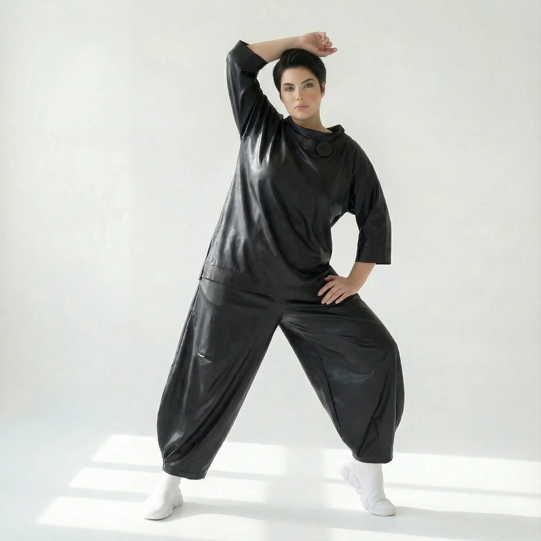 Oversize Ballonhose in Lederoptik mit Soft Wash Finish und elastischem Bund