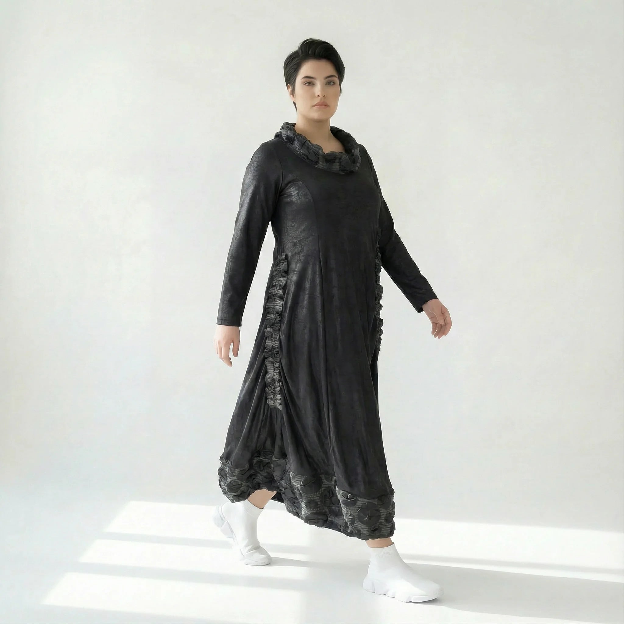 Oversize Kleid in A Form mit Lederoptik Strukturdetail und fließendem Übergangsdesign