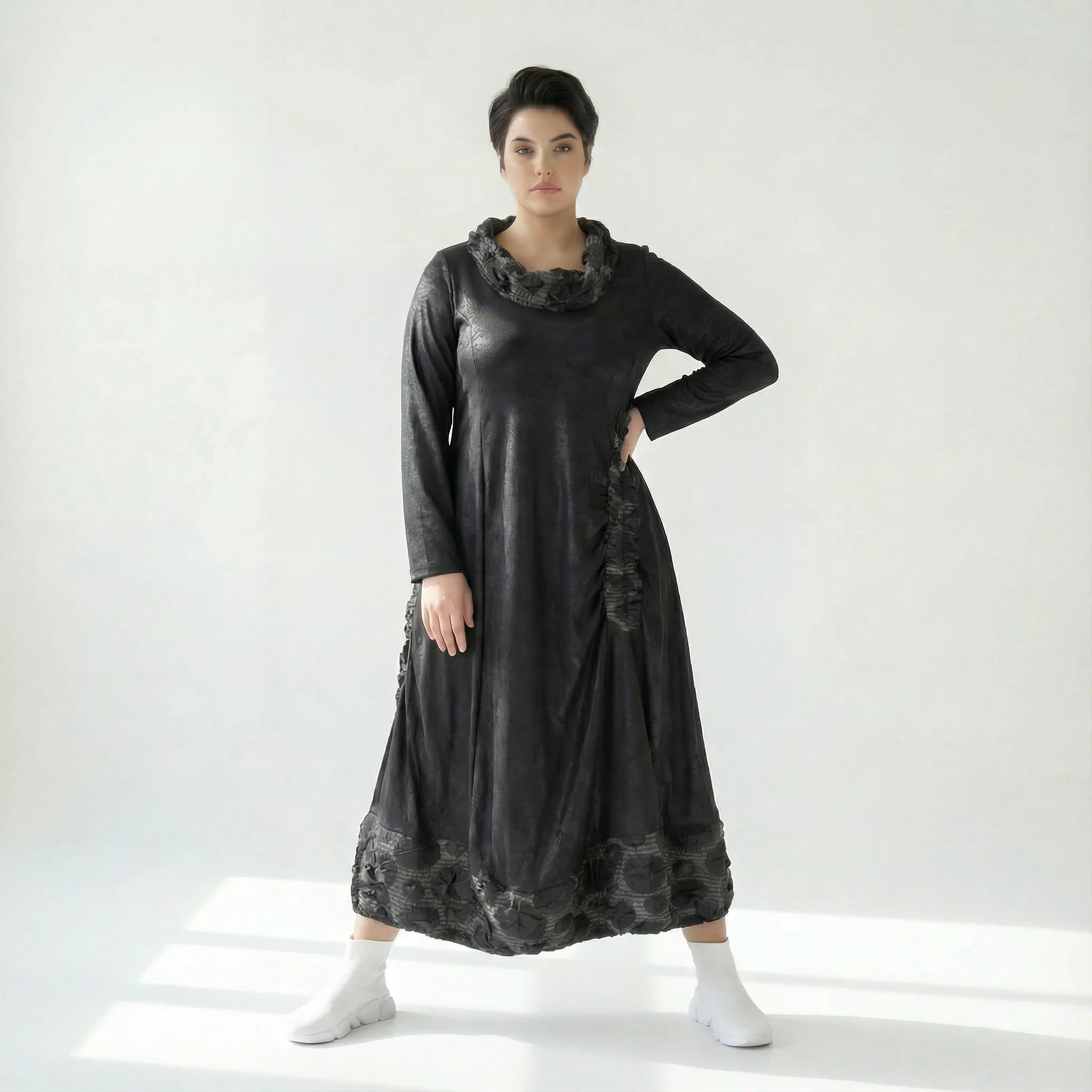 Oversize Kleid in A Form mit Lederoptik Strukturdetail und fließendem Übergangsdesign