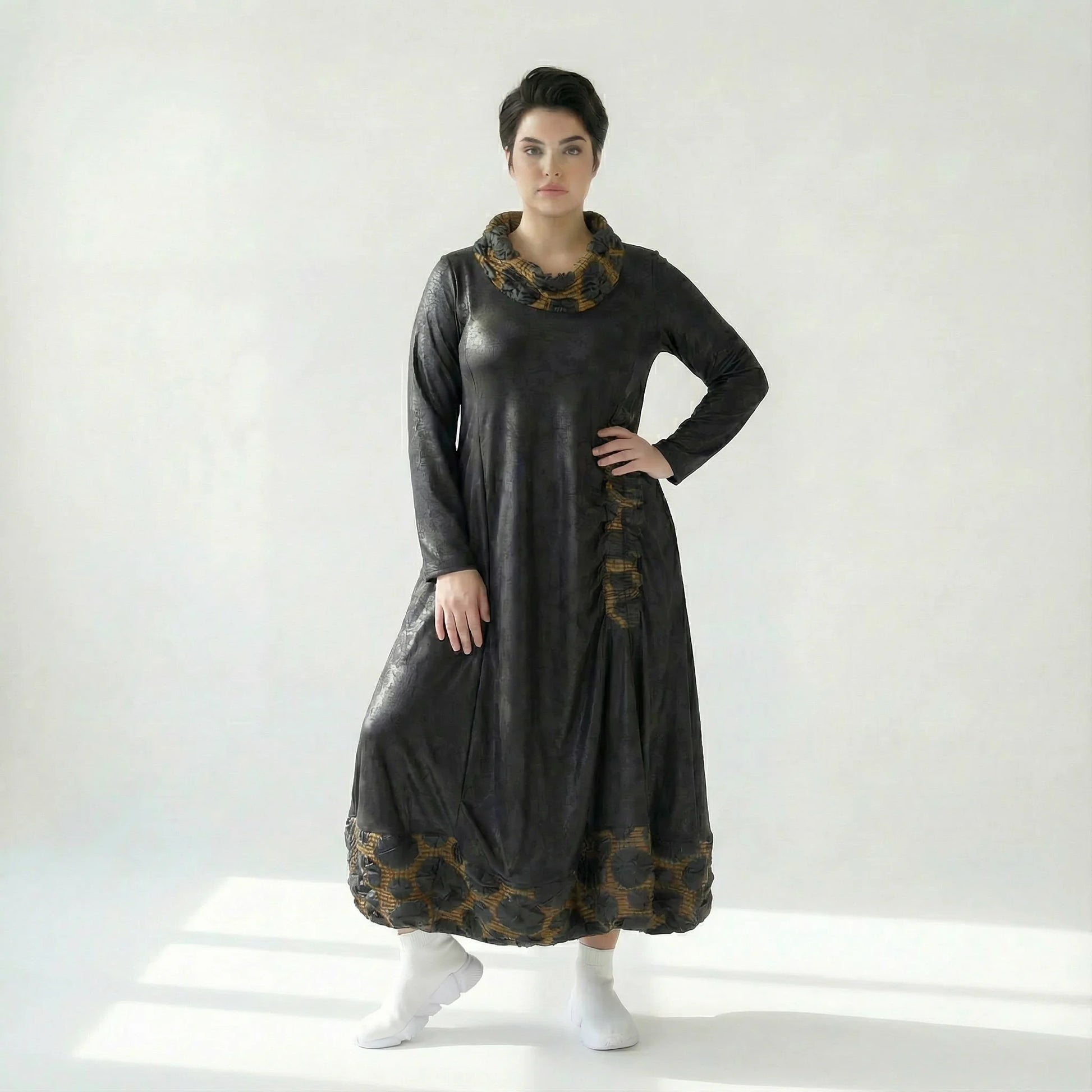 A-Form Kleid Lederimitat Damen Oversize Übergang Caraclan Design Modeare Avantgarde Look